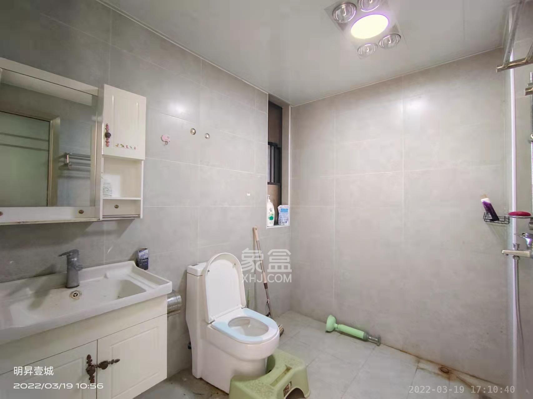 优山美地  3室2厅2卫    2500.0元/月 优山美地  3室2厅2卫    2500.0元/月室内图