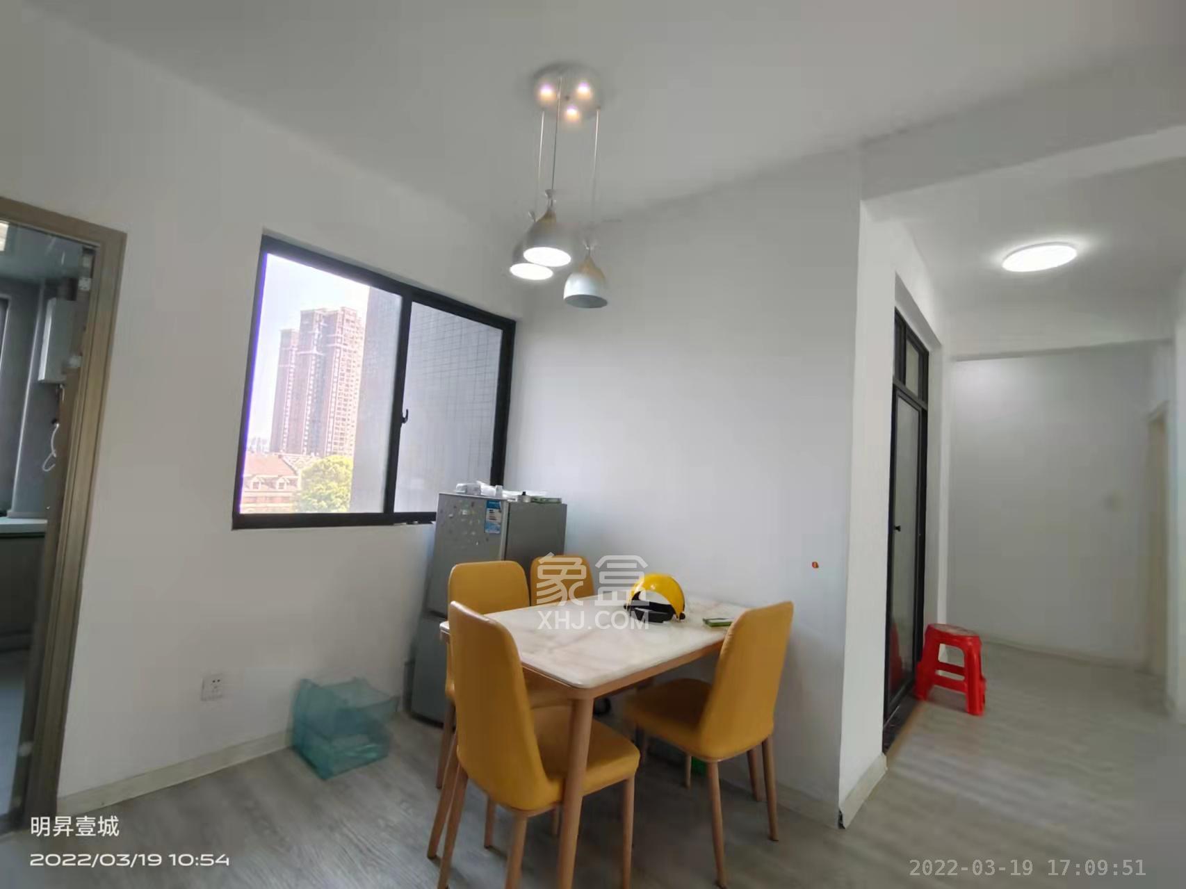 优山美地  3室2厅2卫    2500.0元/月 优山美地  3室2厅2卫    2500.0元/月室内图1