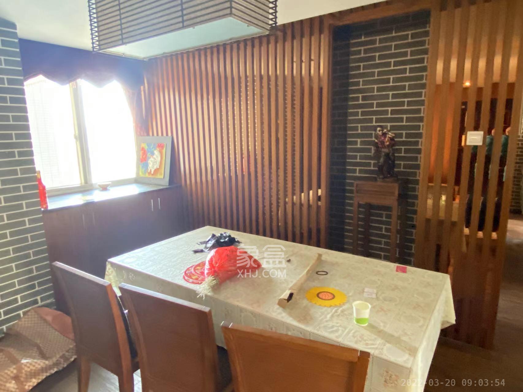 月湖兰庭  3室2厅2卫   3800.00元/月室内图