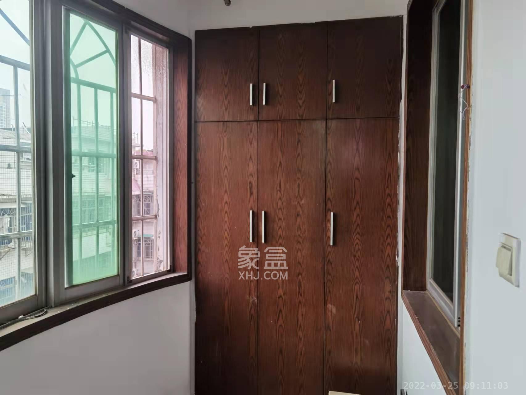 马王堆陶瓷建材市场  3室1厅1卫    2200.0元/月室内图