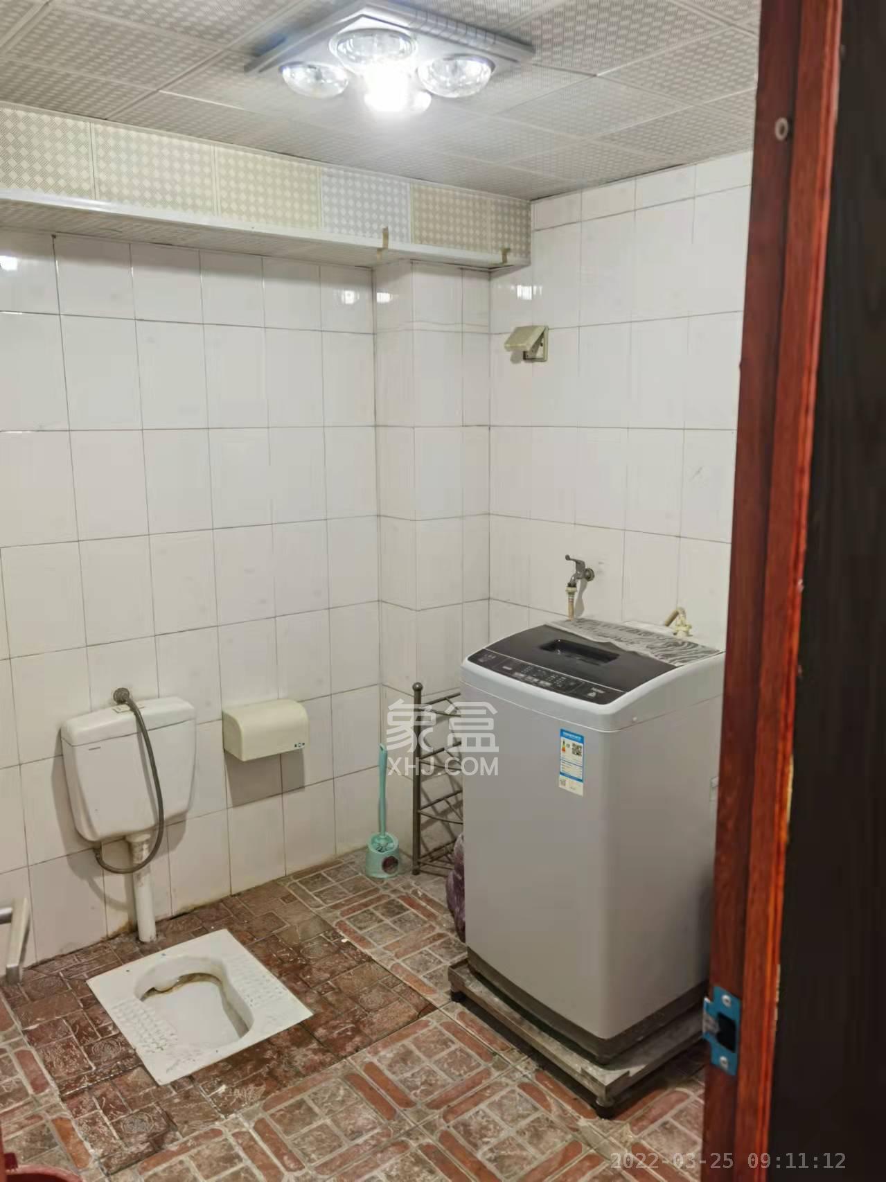马王堆陶瓷建材市场  3室1厅1卫    2200.0元/月室内图