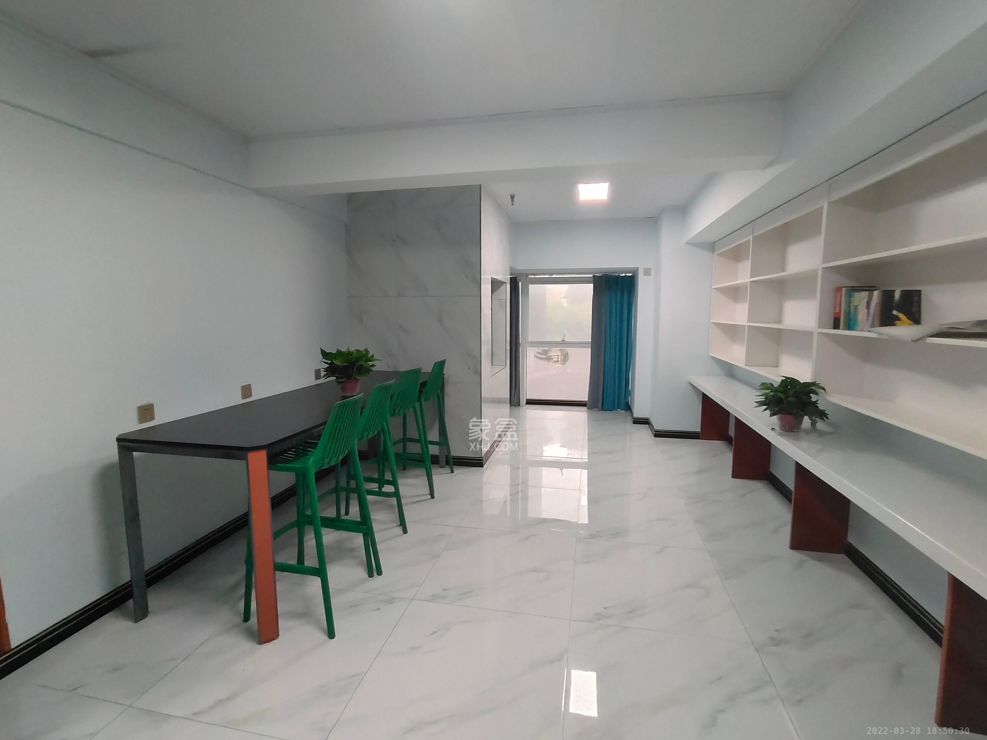 金色loft(鑫秋大厦) 2室2厅1卫 15000.0元/月 金色loft(鑫秋大厦) 2室2厅1卫 15000.0元/月室内图