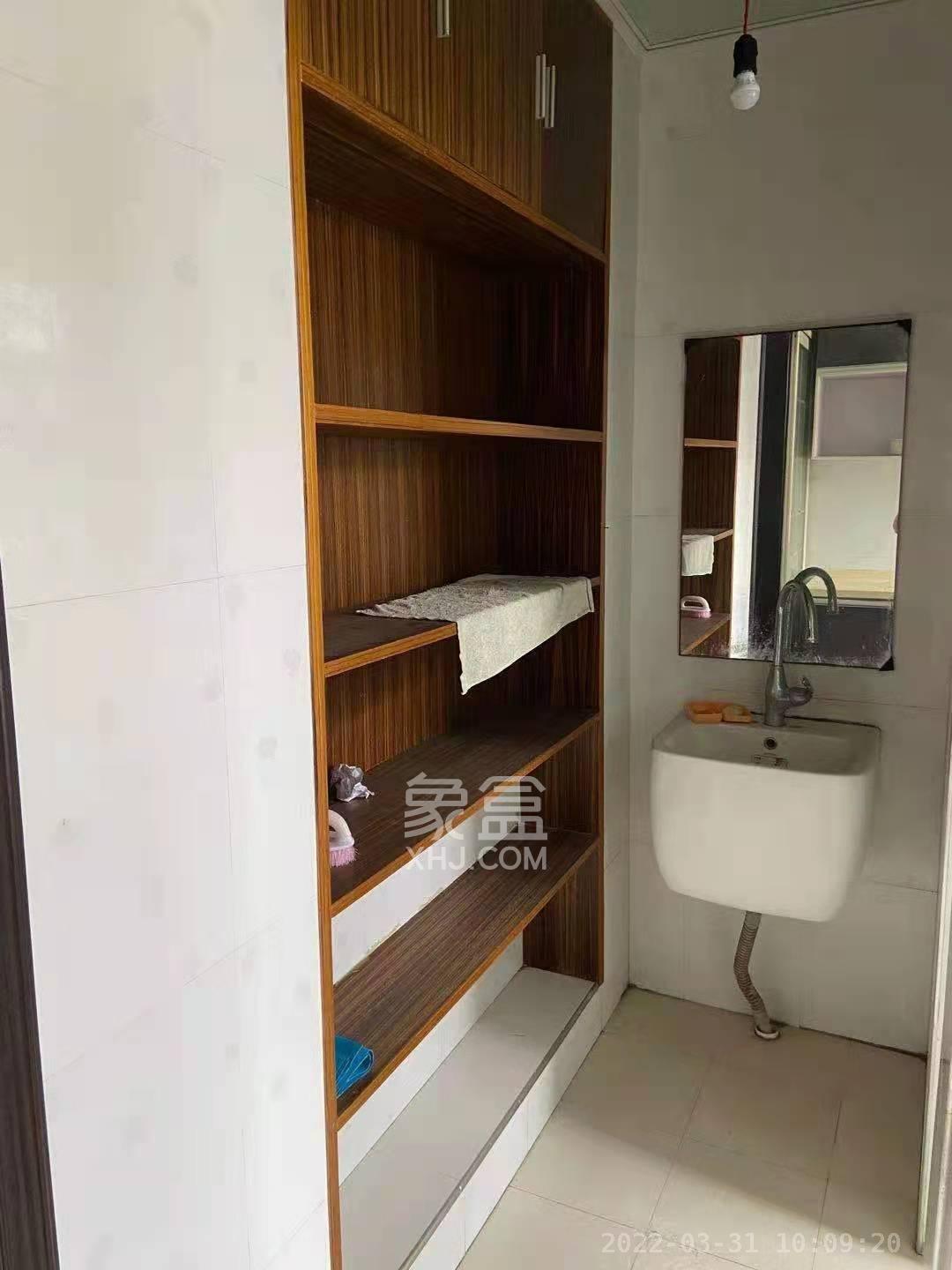 新锦源小区  4室2厅2卫   1600.00元/月室内图