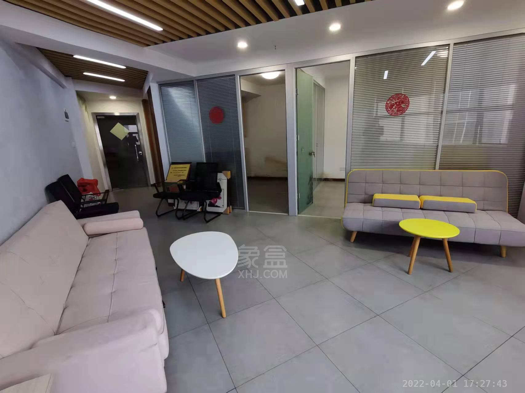 华晨御园  3室2厅1卫   2000.00元/月室内图