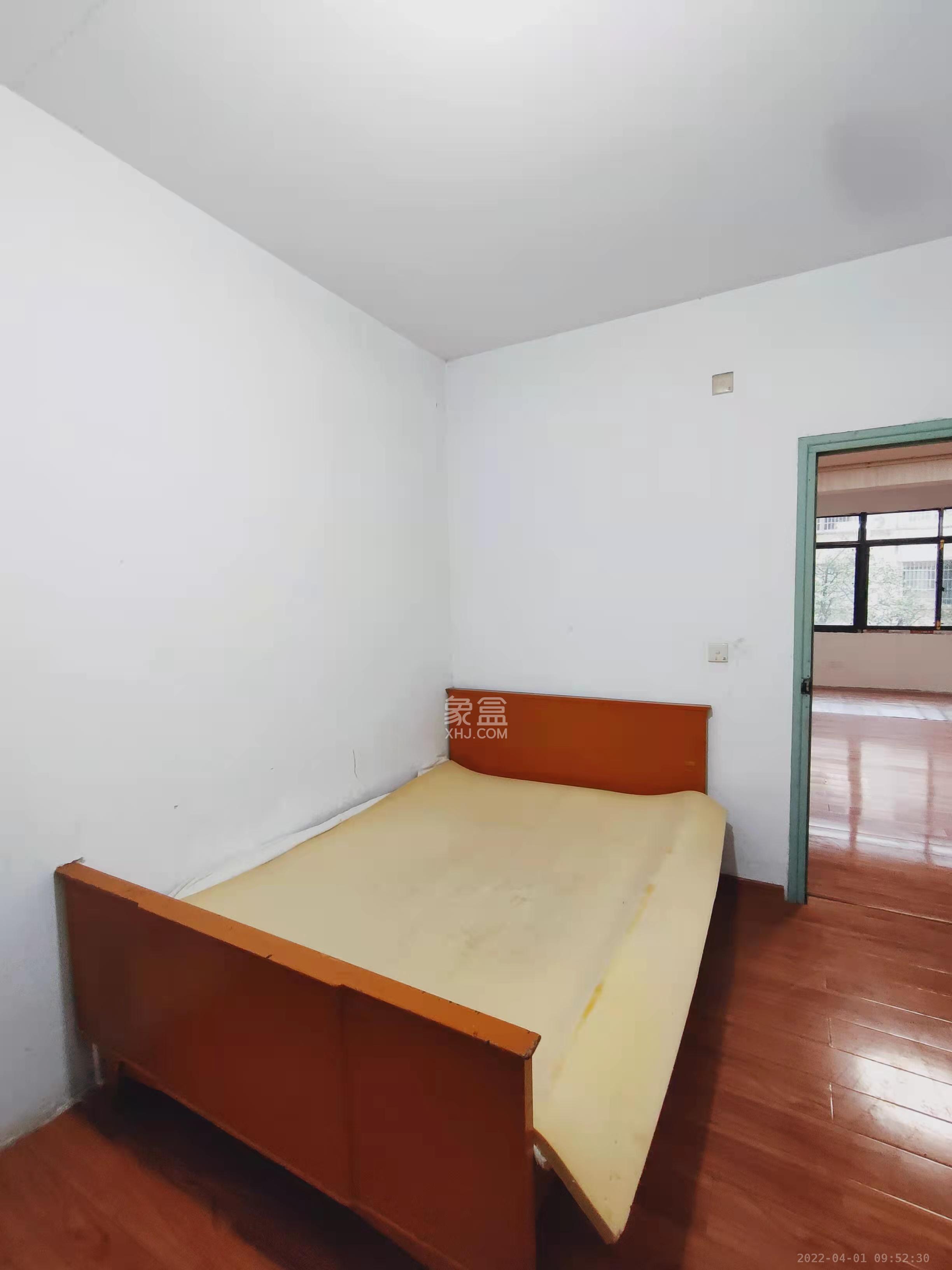丰收花园住宅小区  3室2厅2卫   1500.00元/月室内图