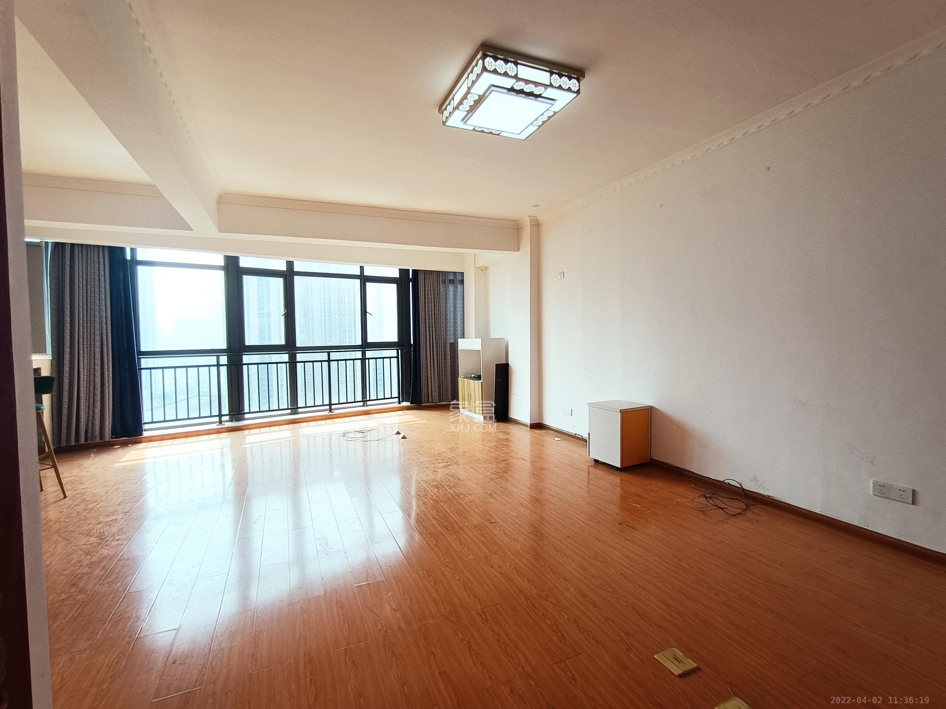 达美美立方  5室2厅2卫   6500.00元/月室内图