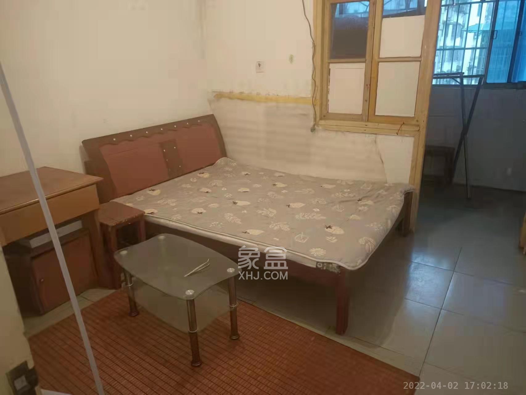 鸿运花苑  2室1厅1卫    1800.0元/月室内图