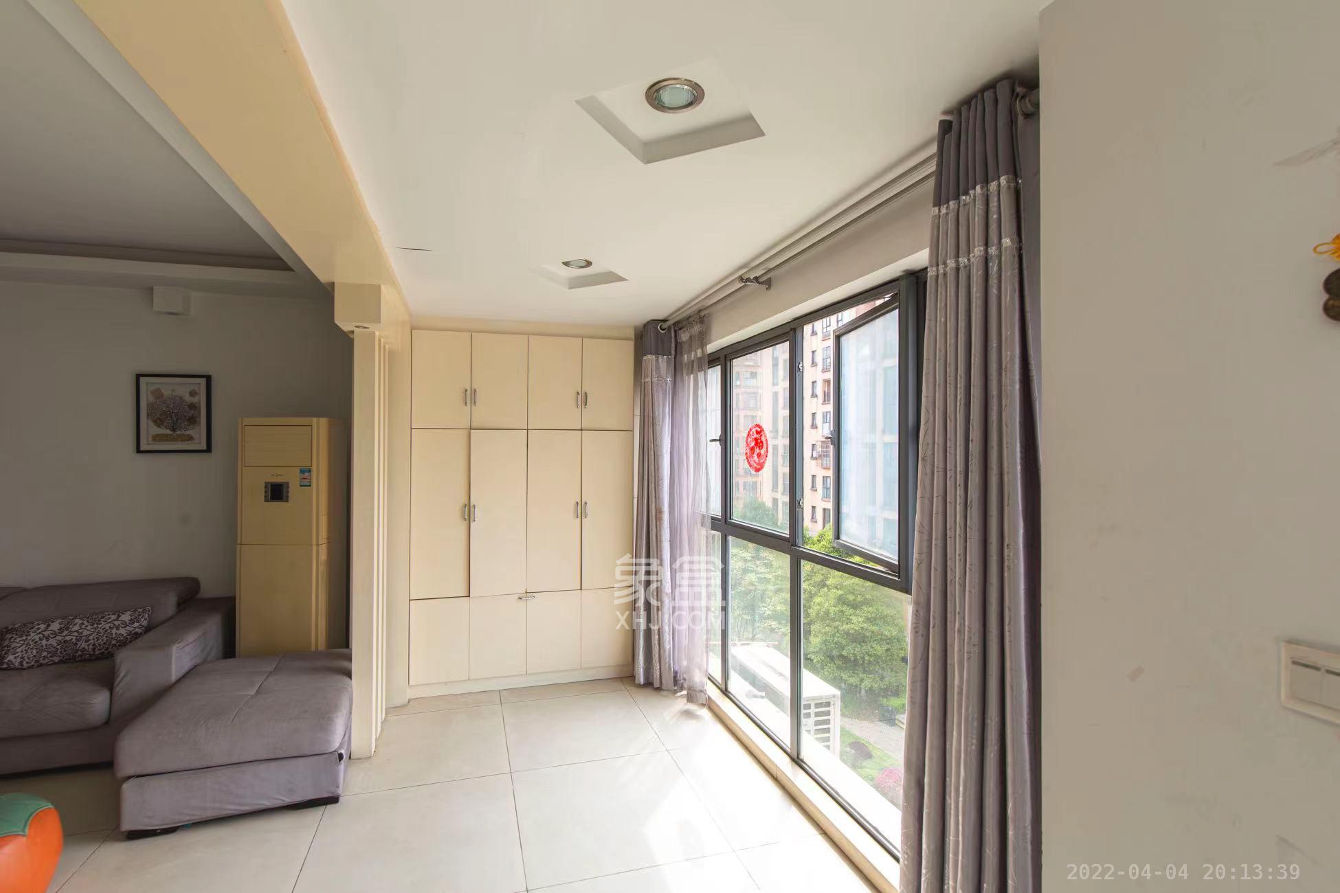 中城丽景香山园  3室2厅2卫    3600.0元/月室内图