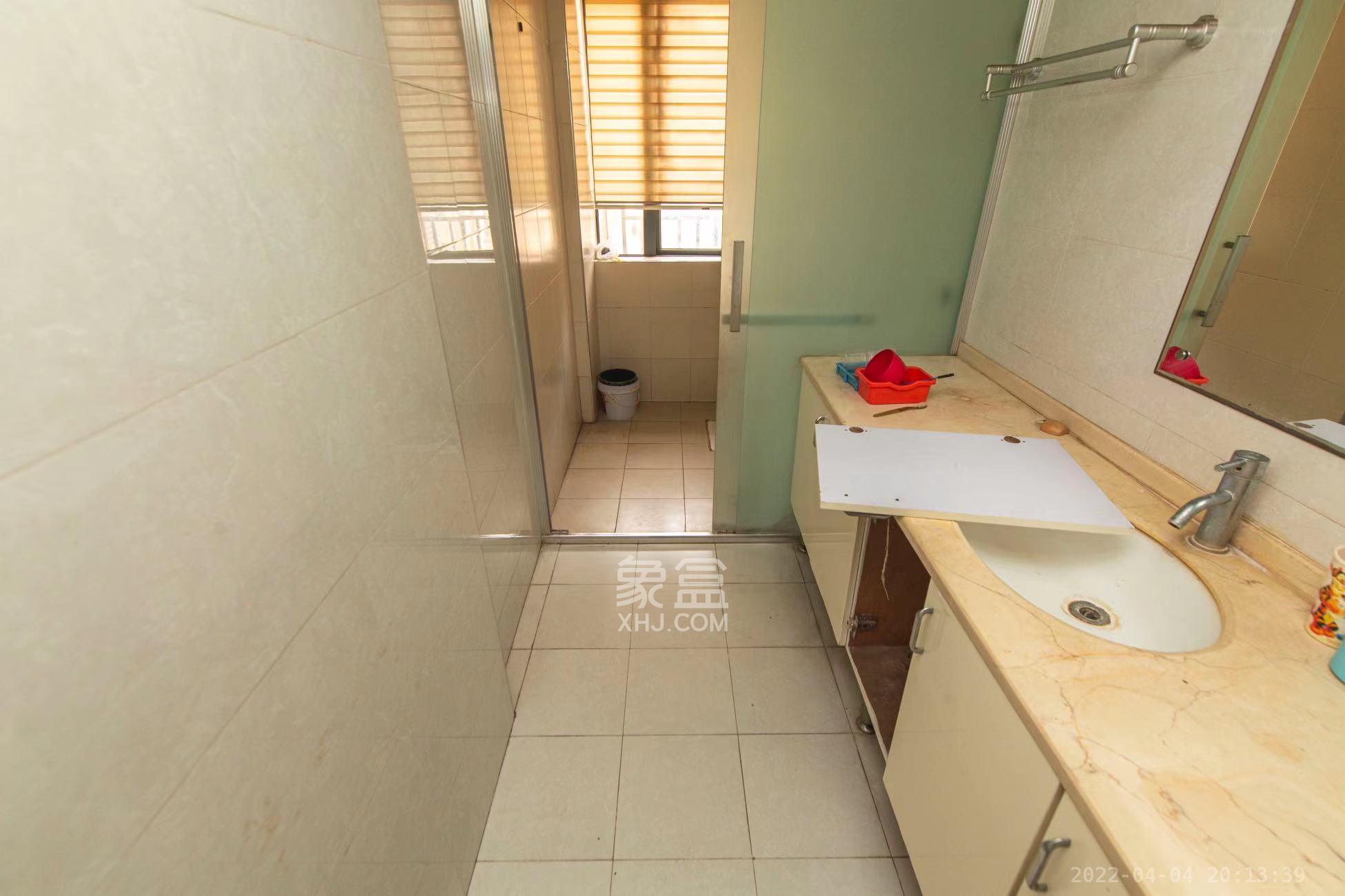 中城丽景香山园  3室2厅2卫    3600.0元/月室内图