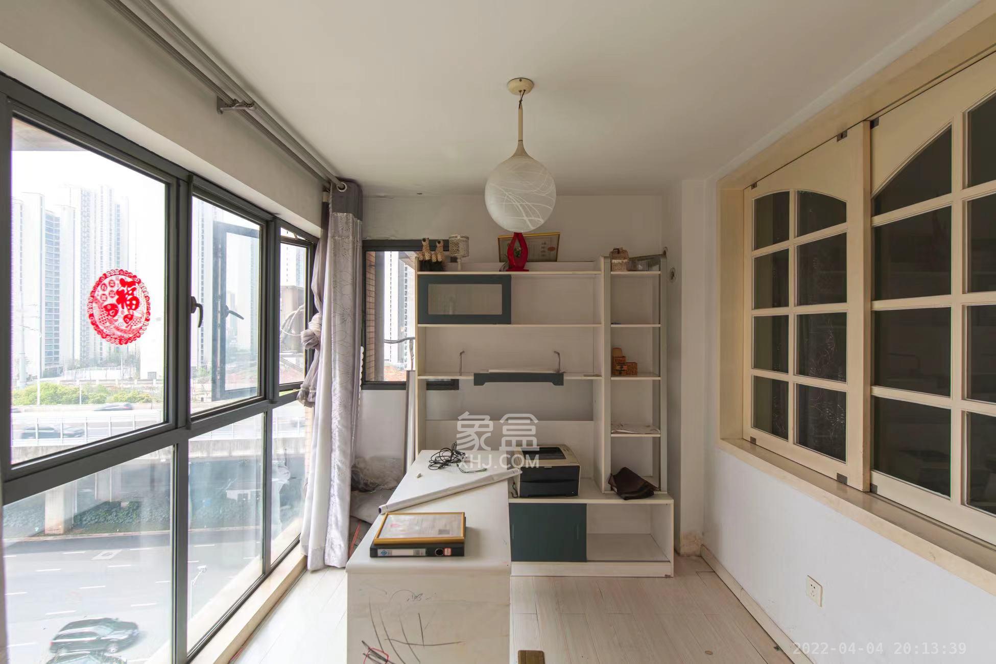 中城丽景香山园  3室2厅2卫    3600.0元/月室内图