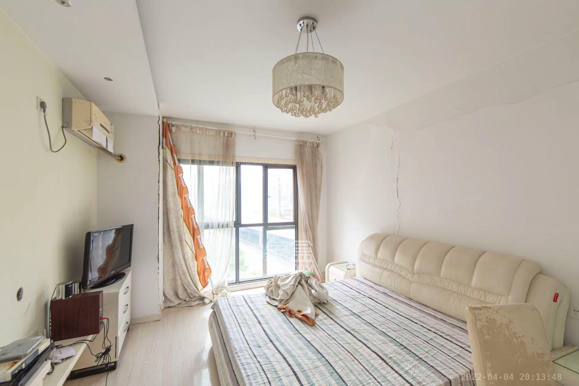 中城丽景香山园  3室2厅2卫    3600.0元/月室内图