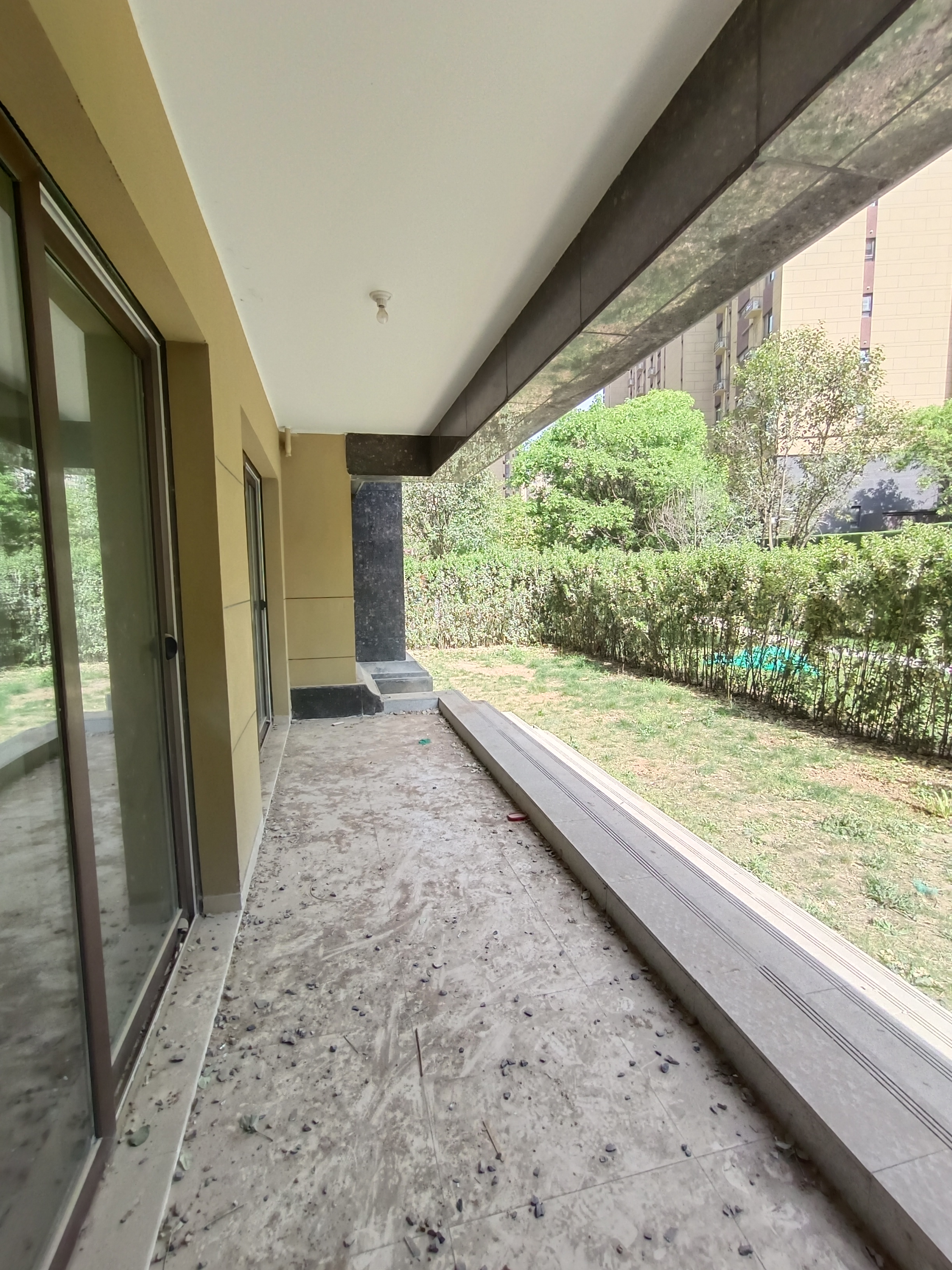 中铁建万科翡翠  4室2厅2卫   650.00万阳台D