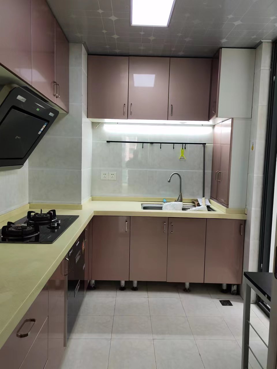 中天会展城B区  2室1厅1卫   2700.00元/月室内图