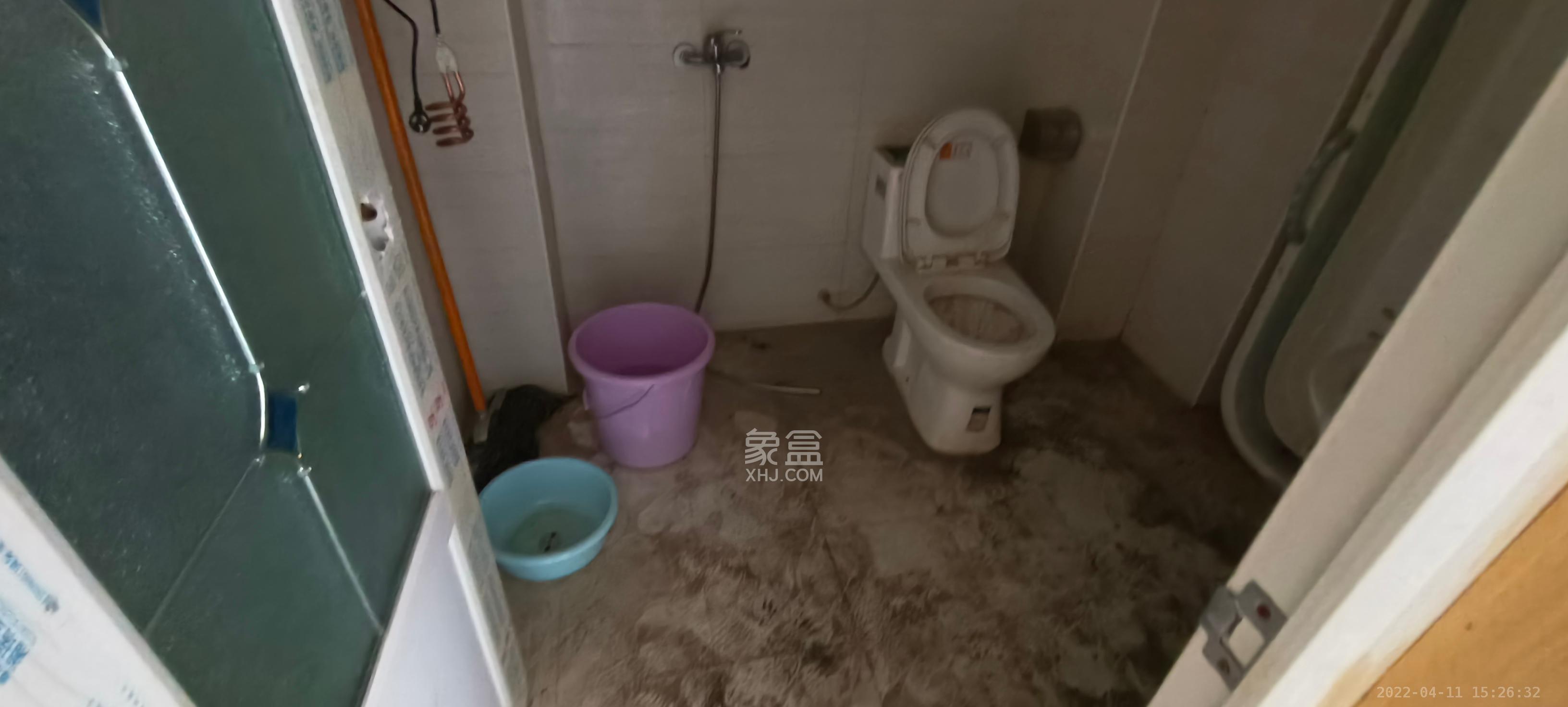 鄱阳小区  5室3厅1卫   2200.00元/月室内图