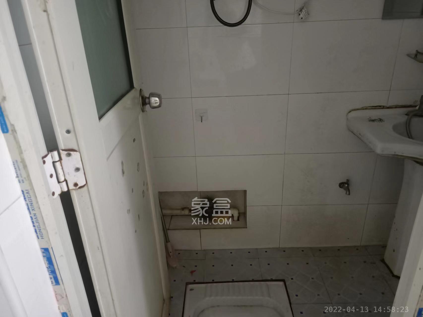 新星小区  1室1厅1卫    700.0元/月室内图