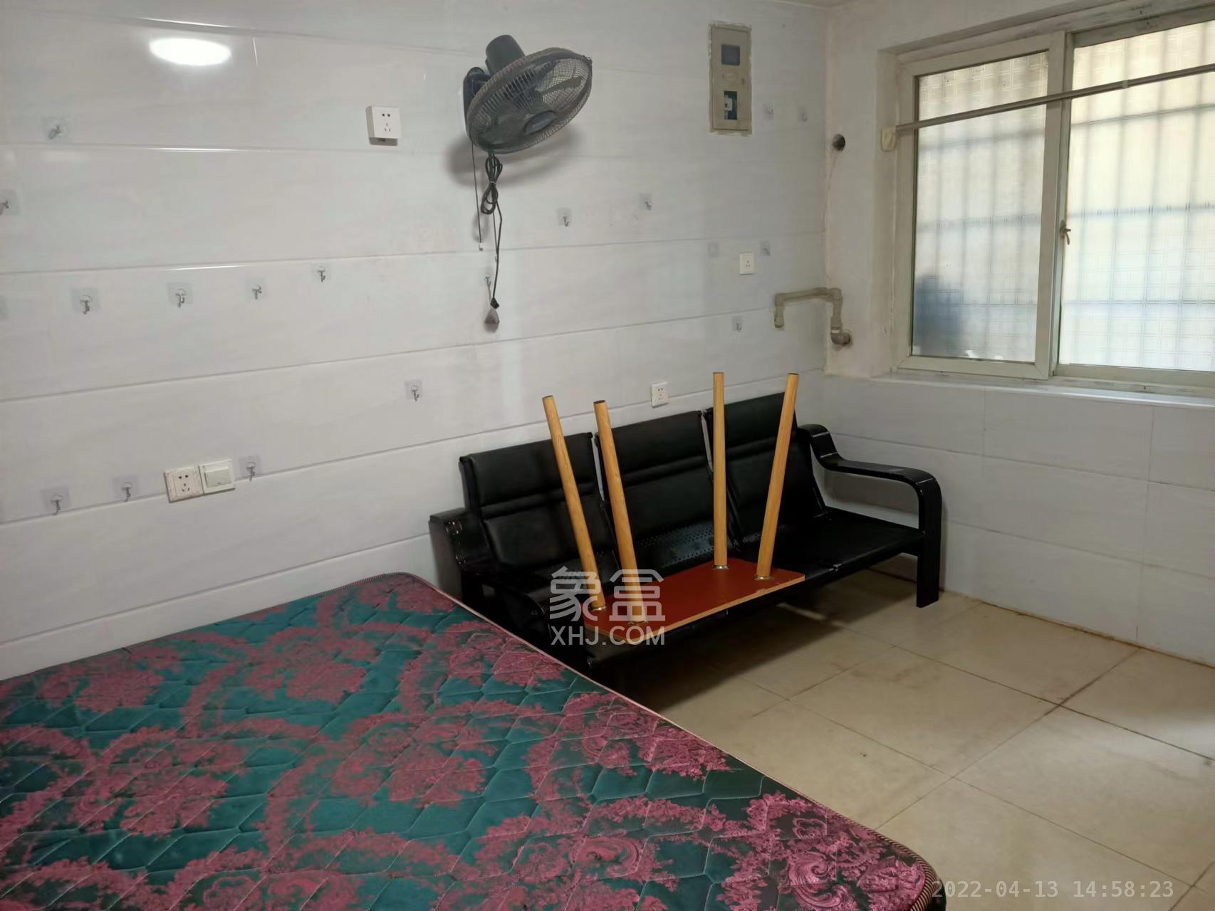 新星小区  1室1厅1卫    700.0元/月室内图