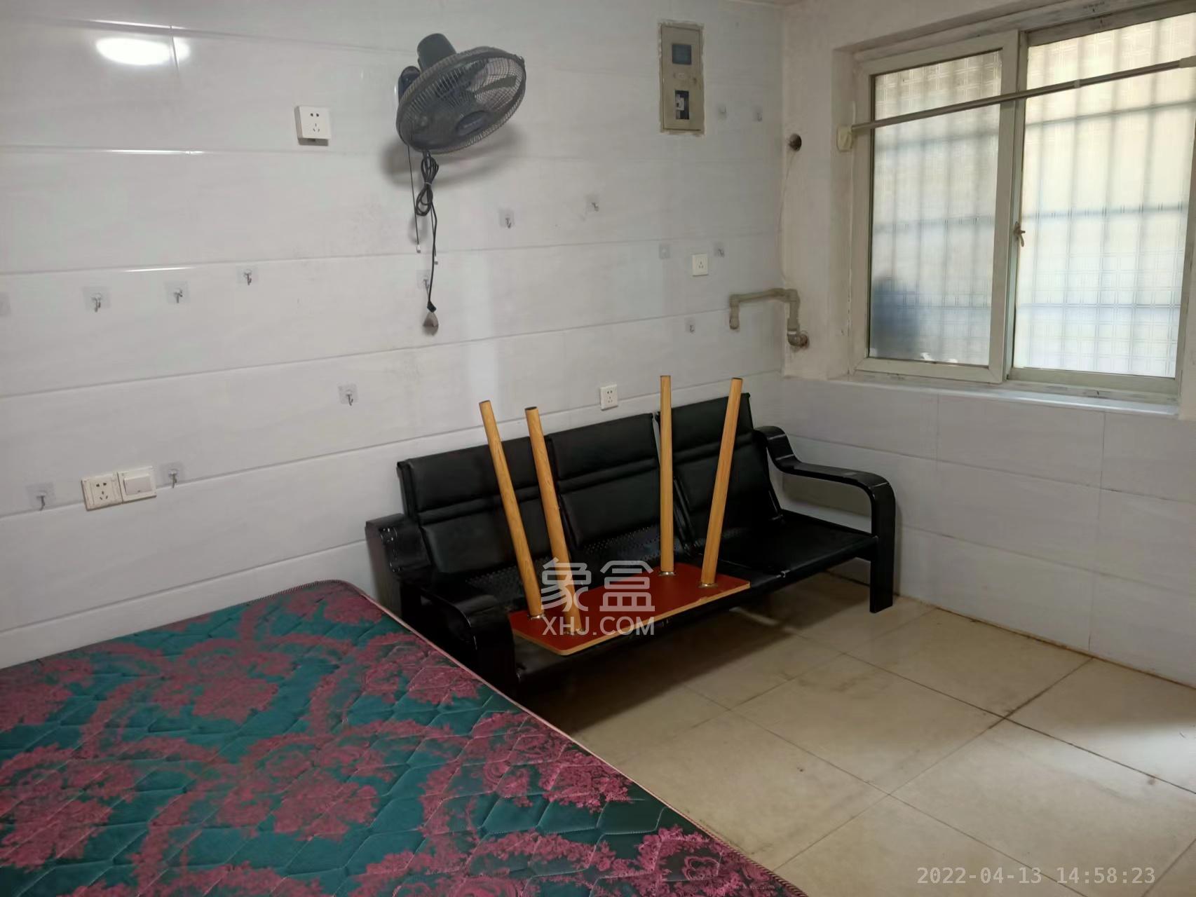 新星小区  1室1厅1卫    700.0元/月室内图