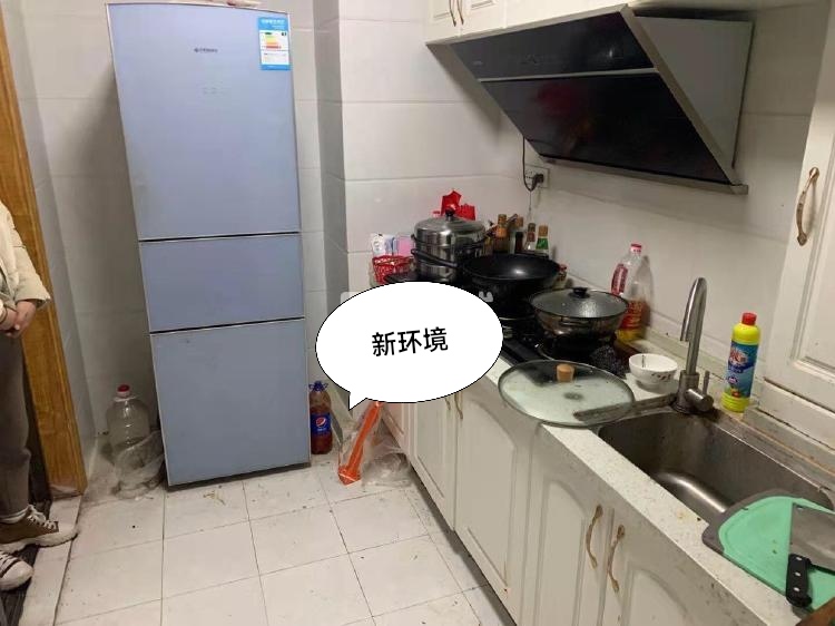 美的林城时代  4室2厅2卫   3300.00元/月室内图
