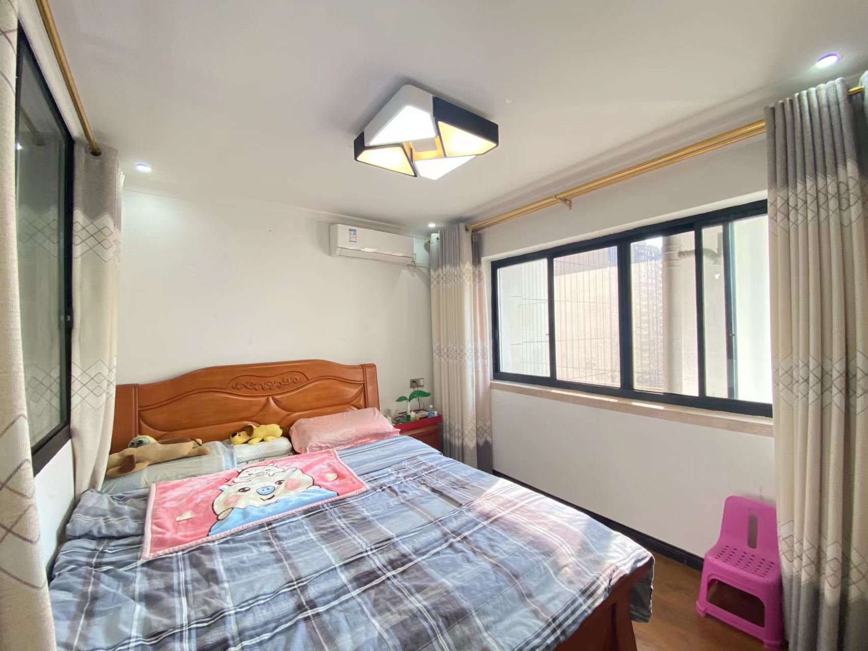 岳阳新天地  2室2厅2卫   1800.00元/月室内图