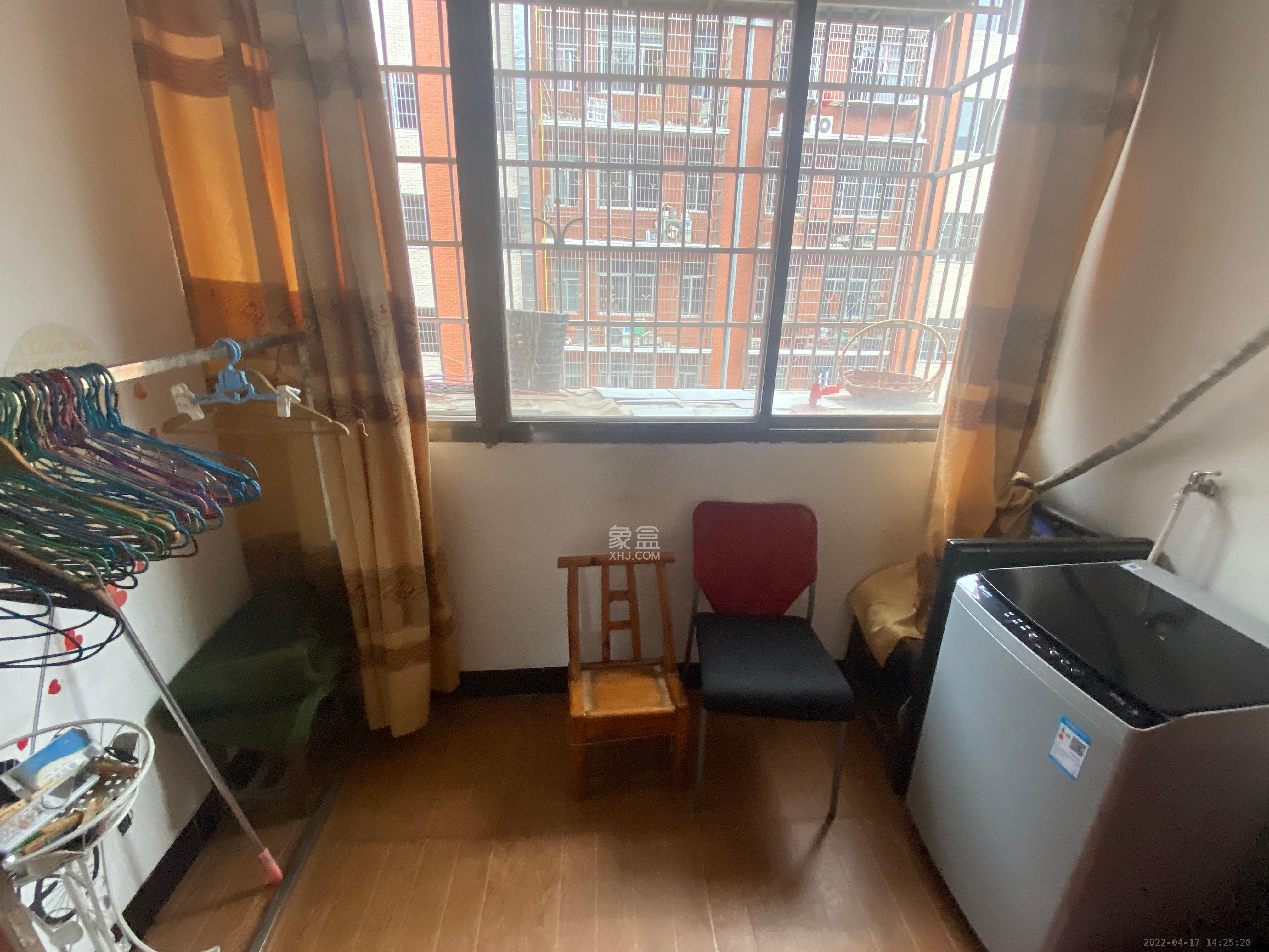 洪西安置小区(洪缘小区) 3室1厅2卫 1900.0元/月 洪西安置小区(洪缘小区) 3室1厅2卫 1900.0元/月室内图