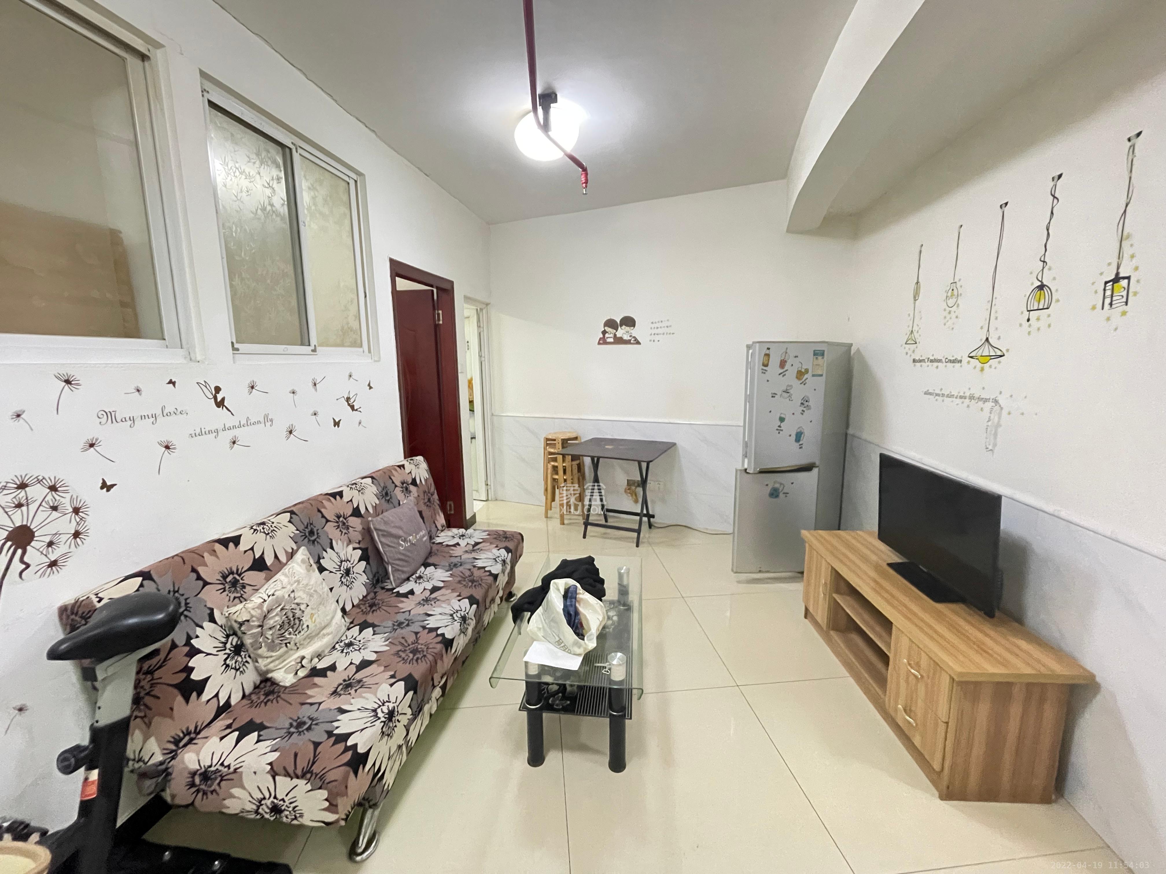 湖韵佳苑  2室1厅1卫    1800.0元/月室内图1