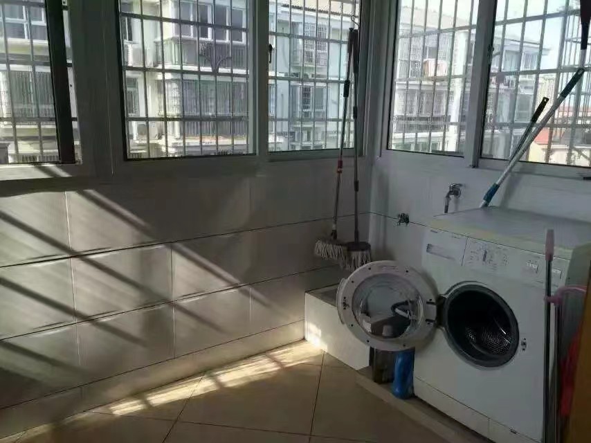 金沅丽景  4室2厅2卫   2000.00元/月室内图