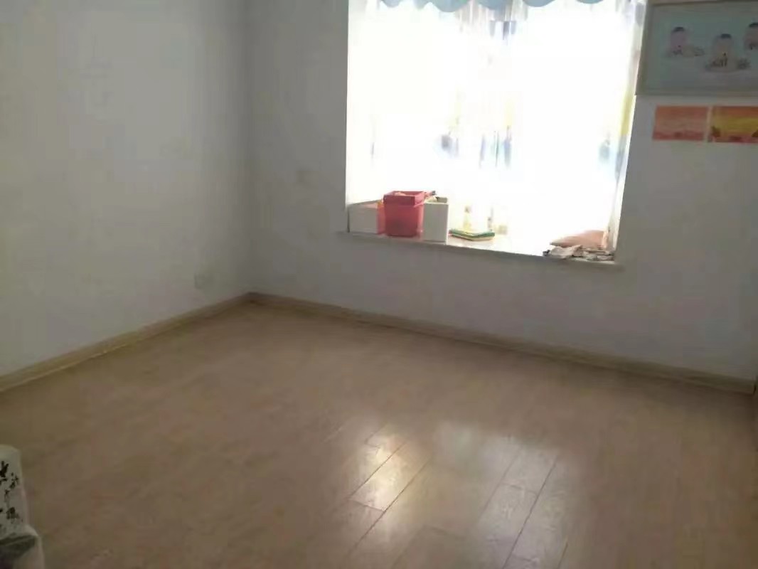金沅丽景  4室2厅2卫   2000.00元/月室内图
