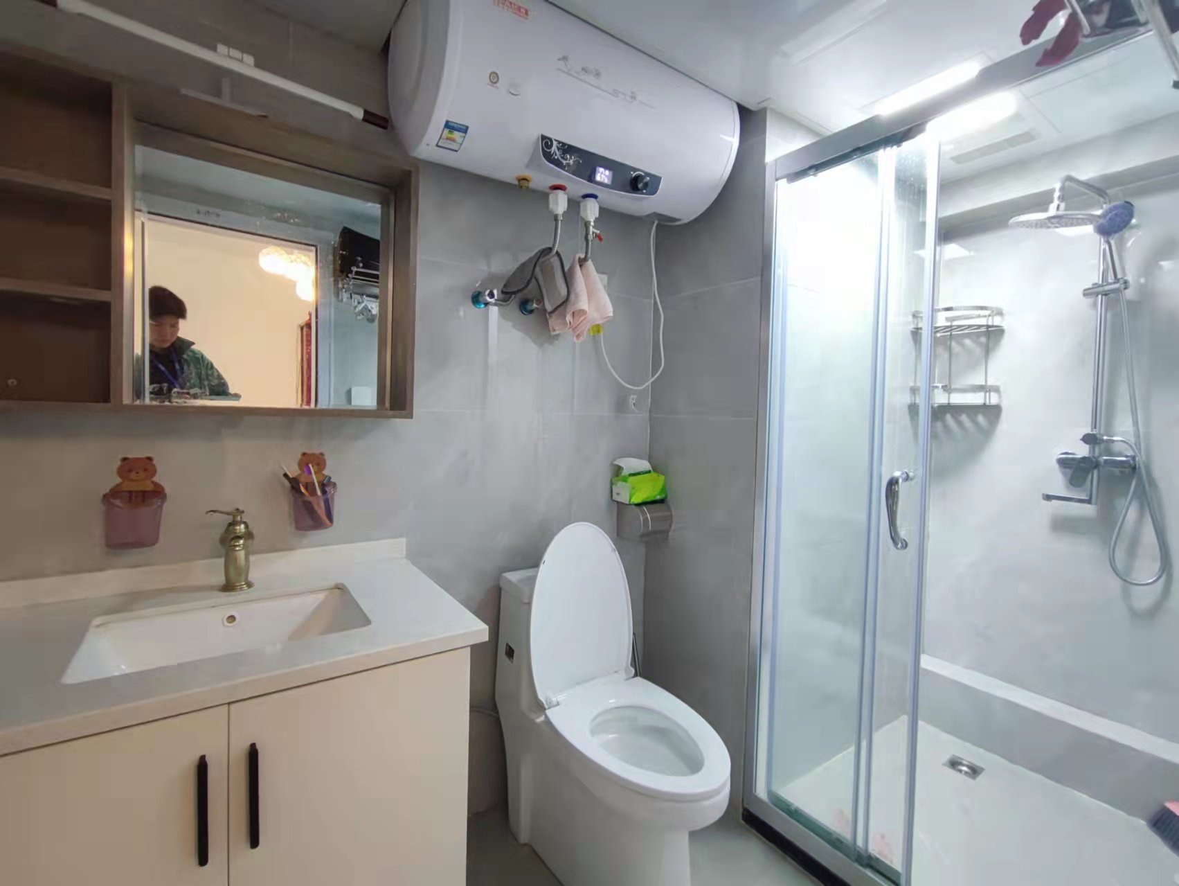 富力新天地一二期 1室1厅1卫 1750.00元/月 富力新天地一二期 1室1厅1卫 1750.00元/月室内图