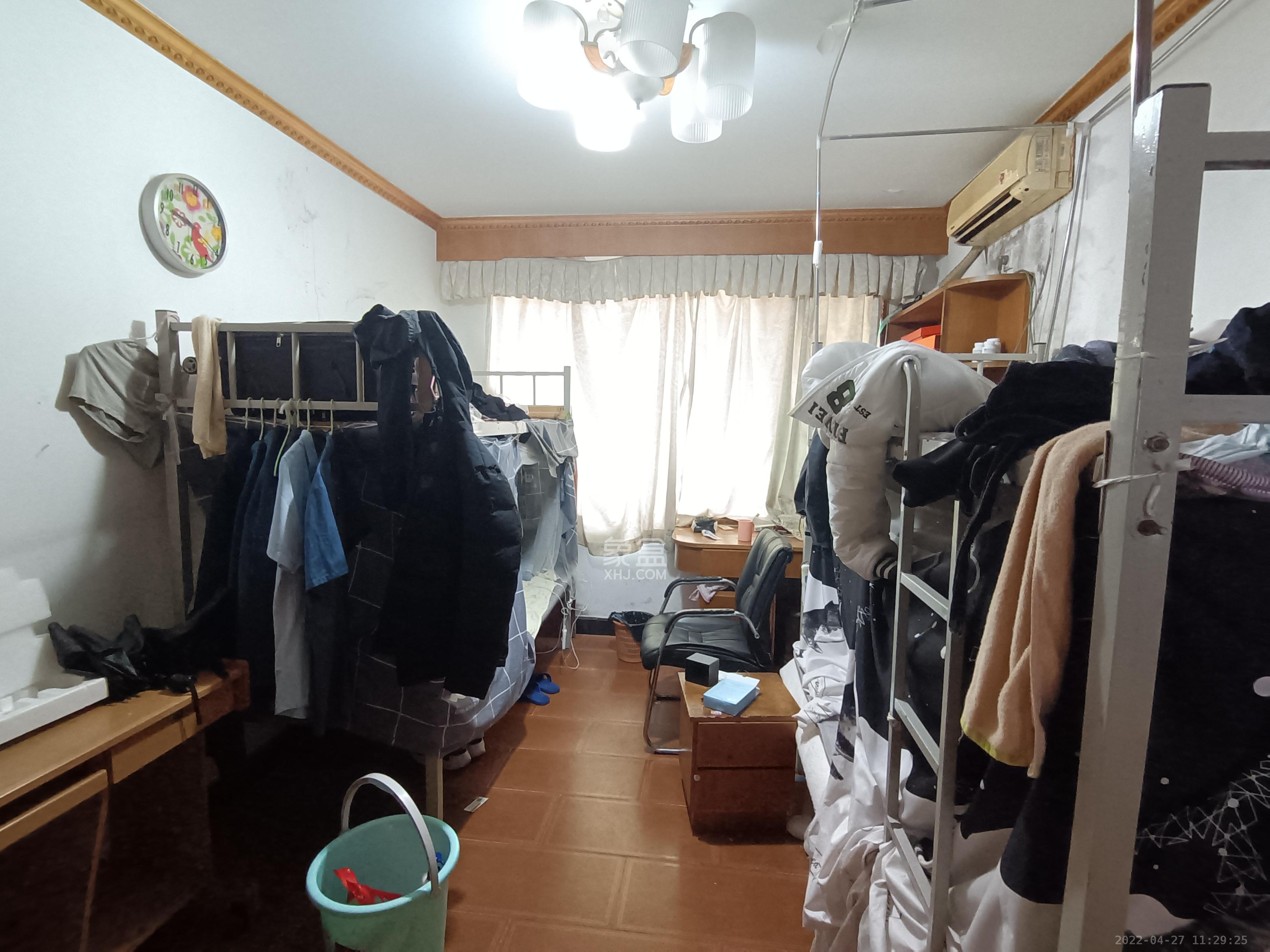 三泰街新富城  4室2厅2卫    4200.0元/月室内图