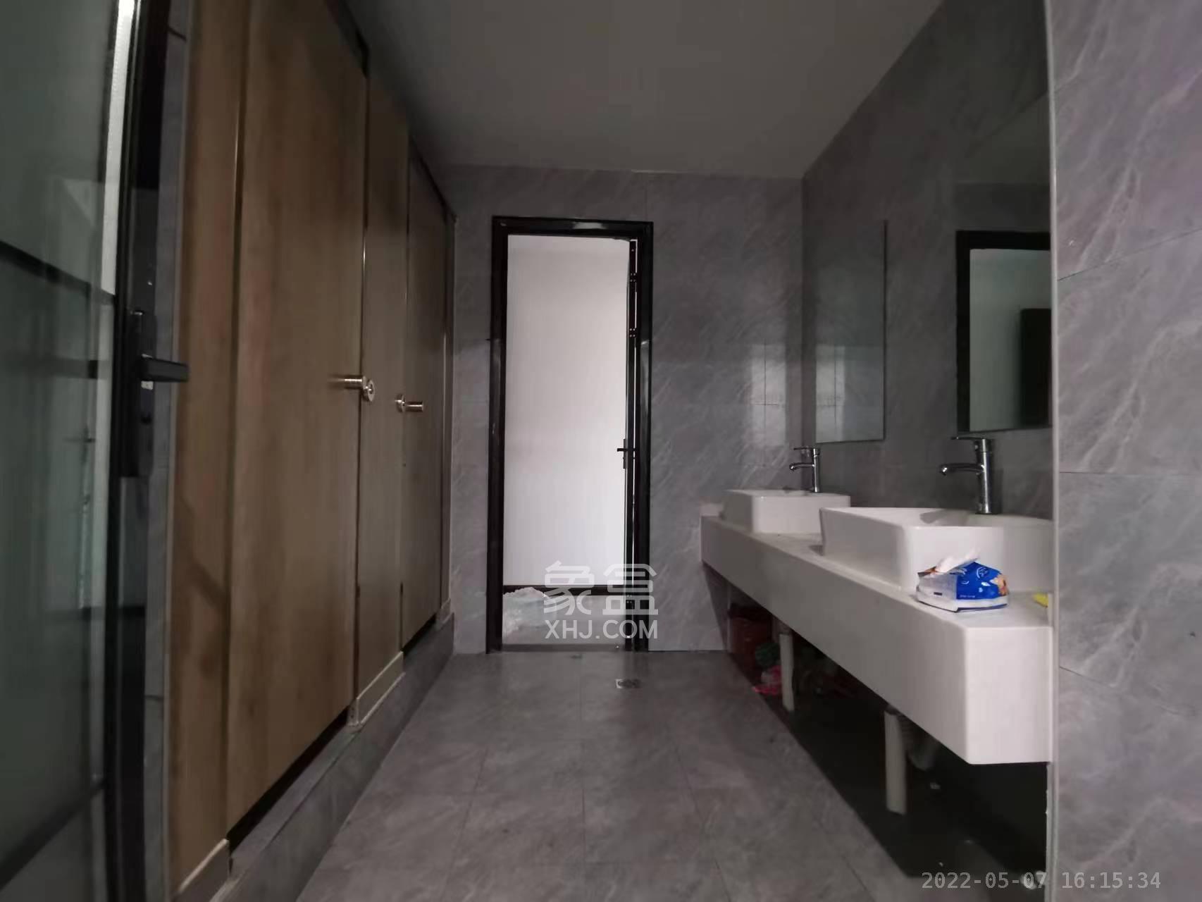 湘腾城市广场 5室2厅1卫 13500.0元/月 湘腾城市广场 5室2厅1卫 13500.0元/月室内图