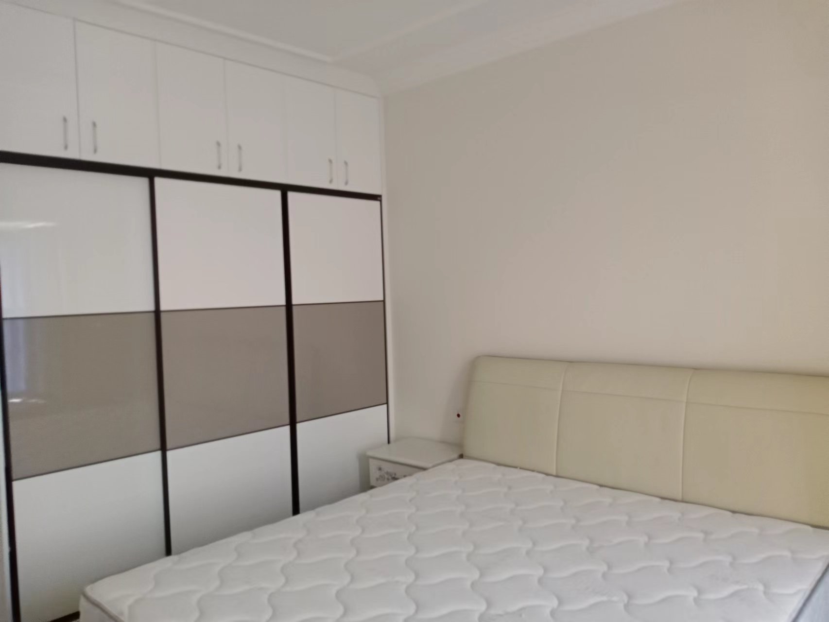 恒大绿洲 3室2厅2卫 2400.0元/月 恒大绿洲 3室2厅2卫 2400.0元/月室内图