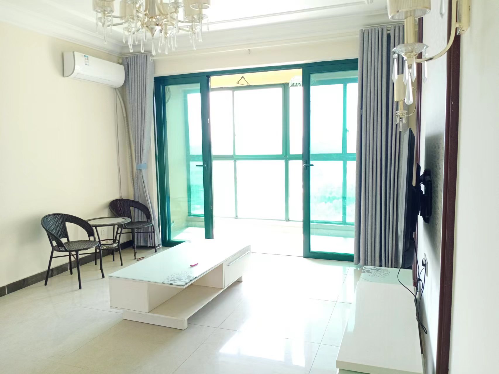 恒大绿洲 3室2厅2卫 2400.0元/月 恒大绿洲 3室2厅2卫 2400.0元/月室内图