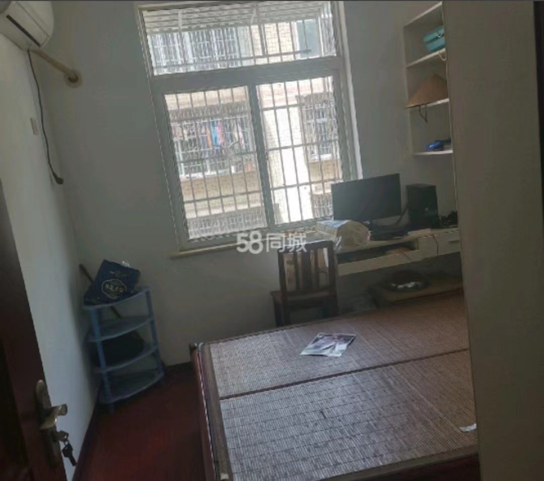 中南市场  3室2厅1卫   1500.00元/月室内图