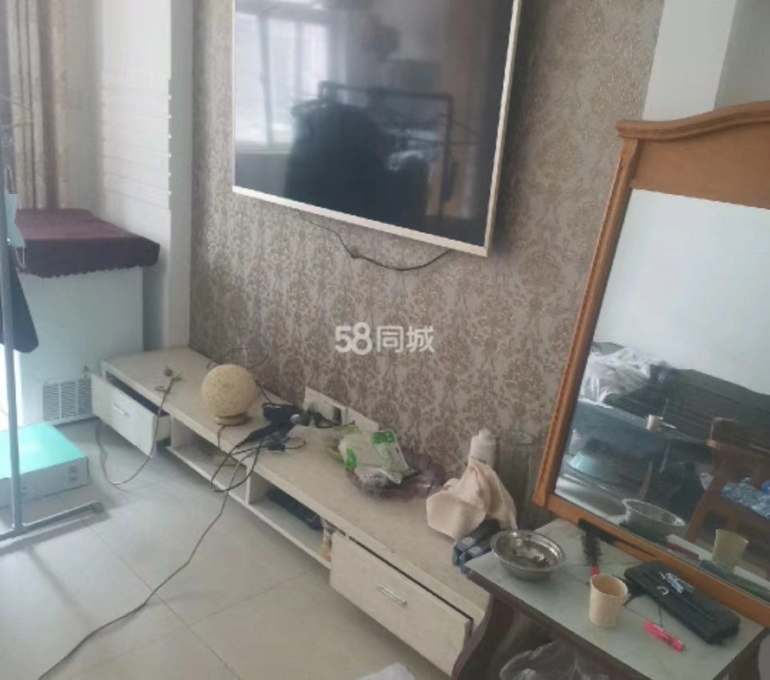 中南市场  3室2厅1卫   1500.00元/月室内图