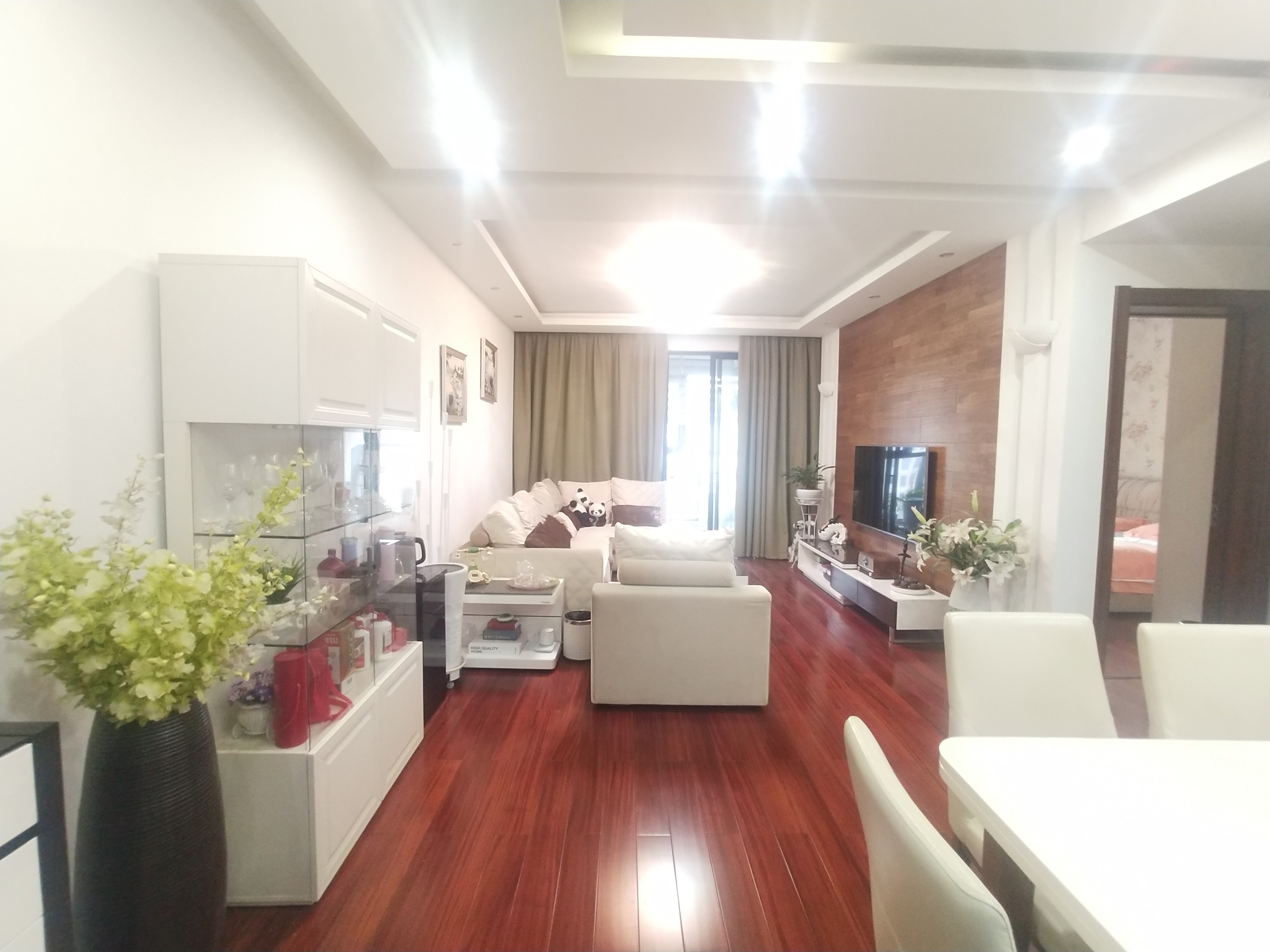 美的林城时代  4室1厅1卫   4800.00元/月室内图