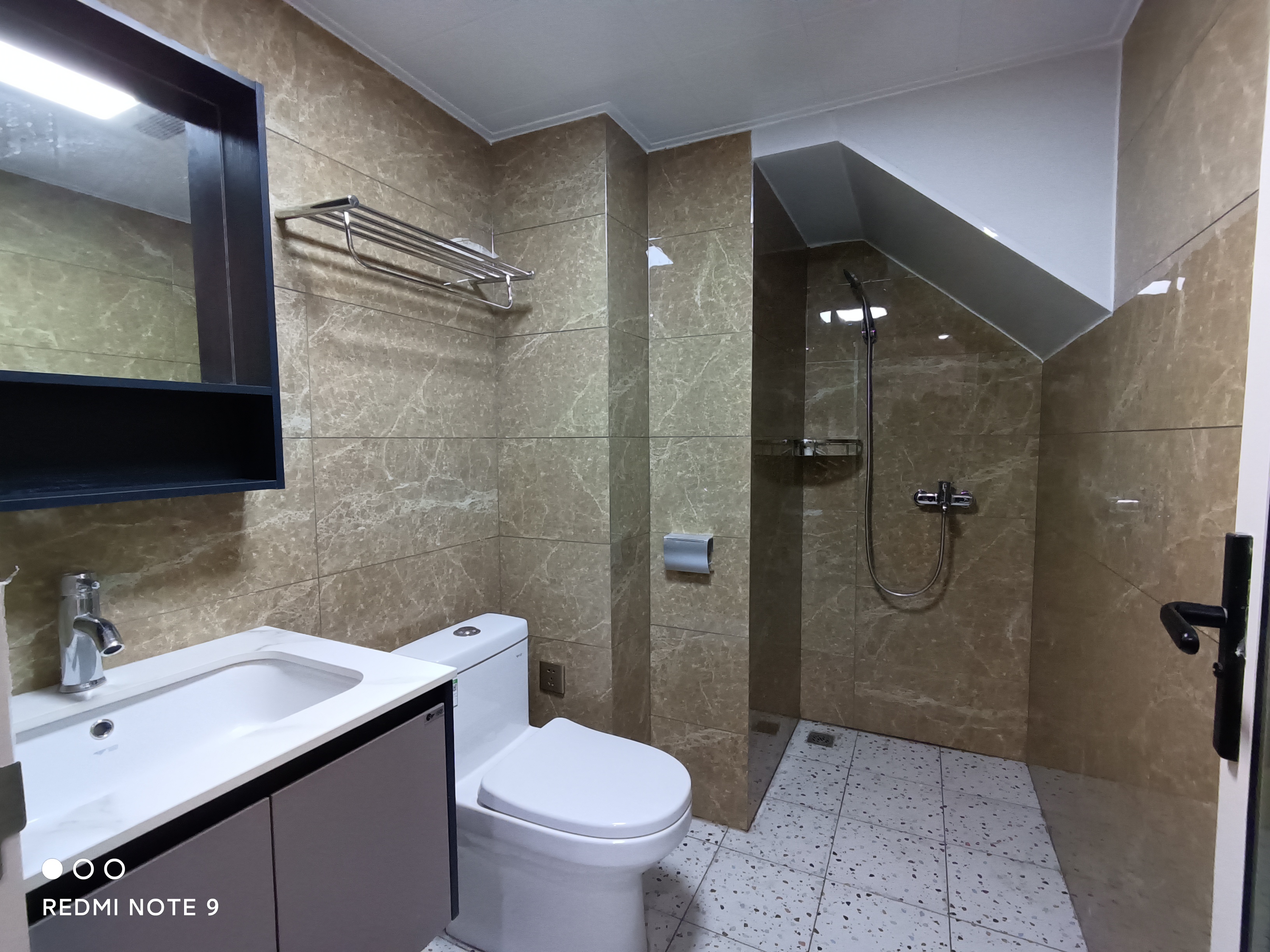 青春里 2室1厅1卫 1800.00元/月 青春里 2室1厅1卫 1800.00元/月小区图