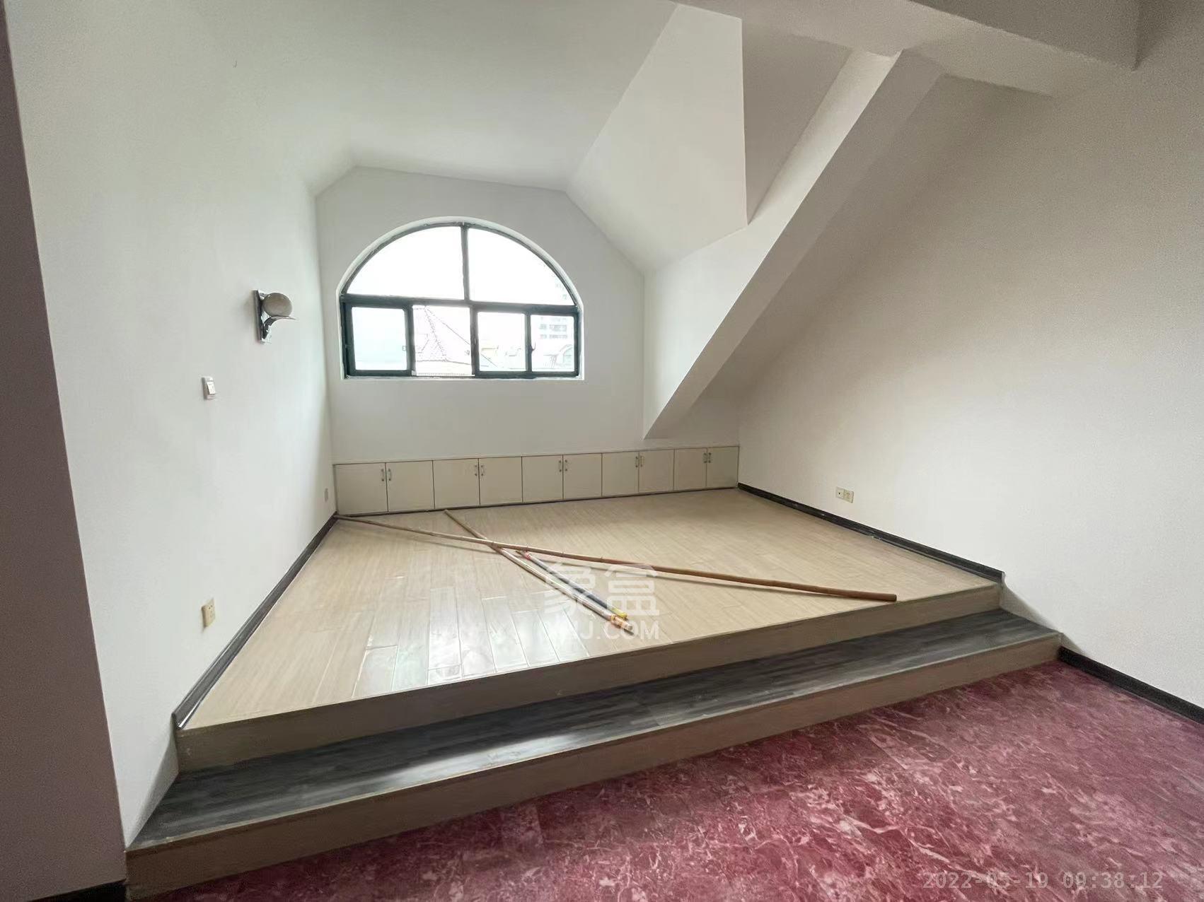 盛世康城 3室2厅2卫 2300.0元/月 盛世康城 3室2厅2卫 2300.0元/月室内图