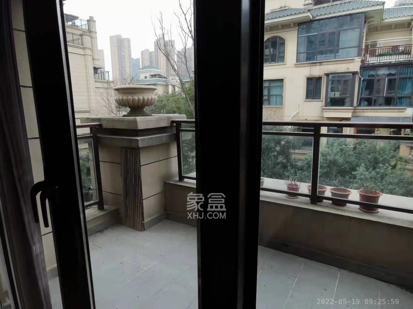 恒大御景天下城一期 3室2厅2卫 3300.0元/月 恒大御景天下城一期 3室2厅2卫 3300.0元/月室内图