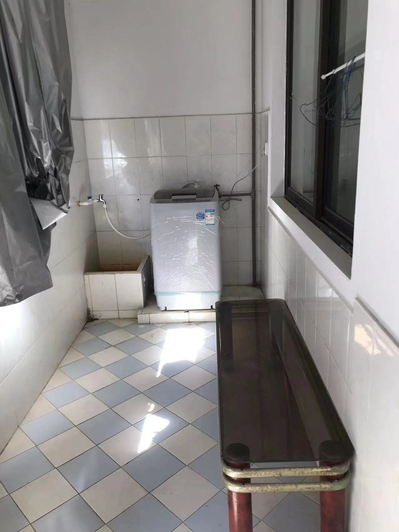 南湖新苑  3室2厅1卫   2000.00元/月室内图