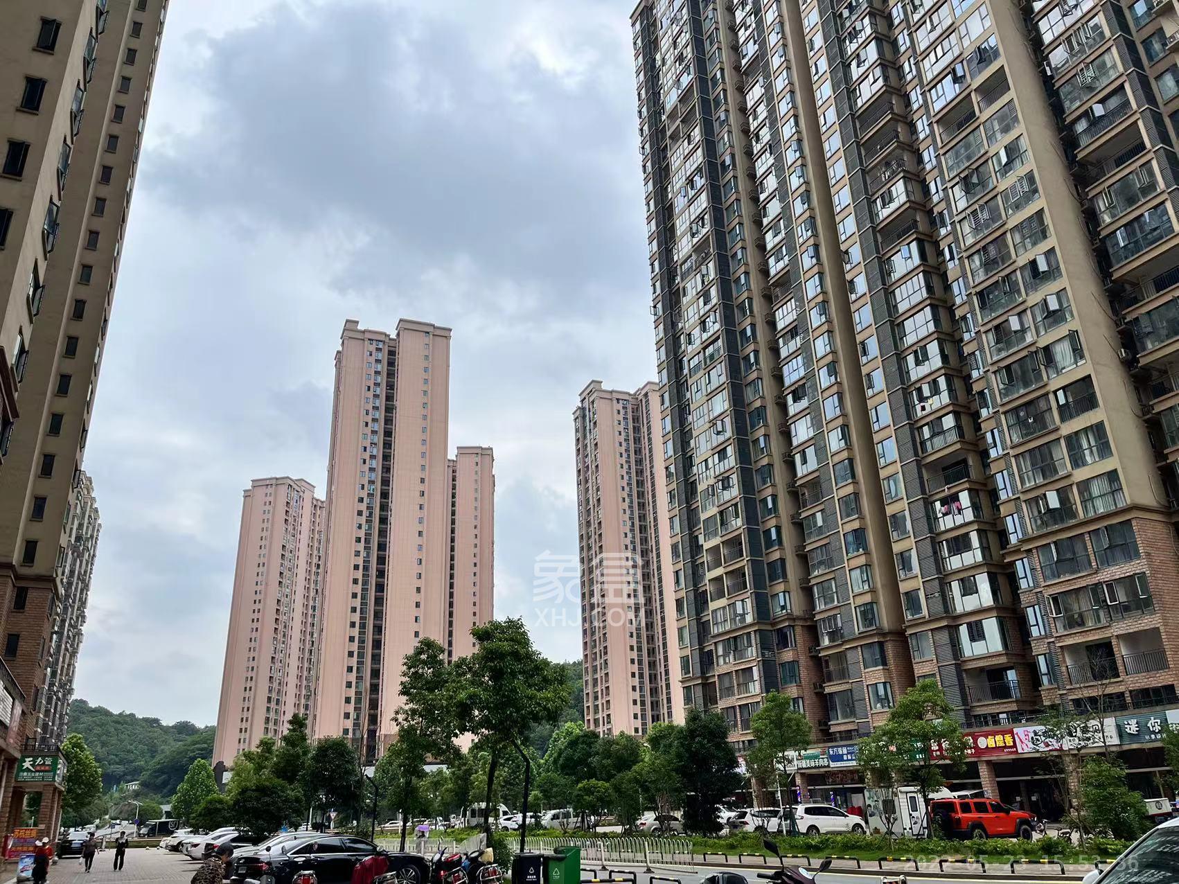 中建嘉和城  3室2厅1卫   800.00元/月小区图