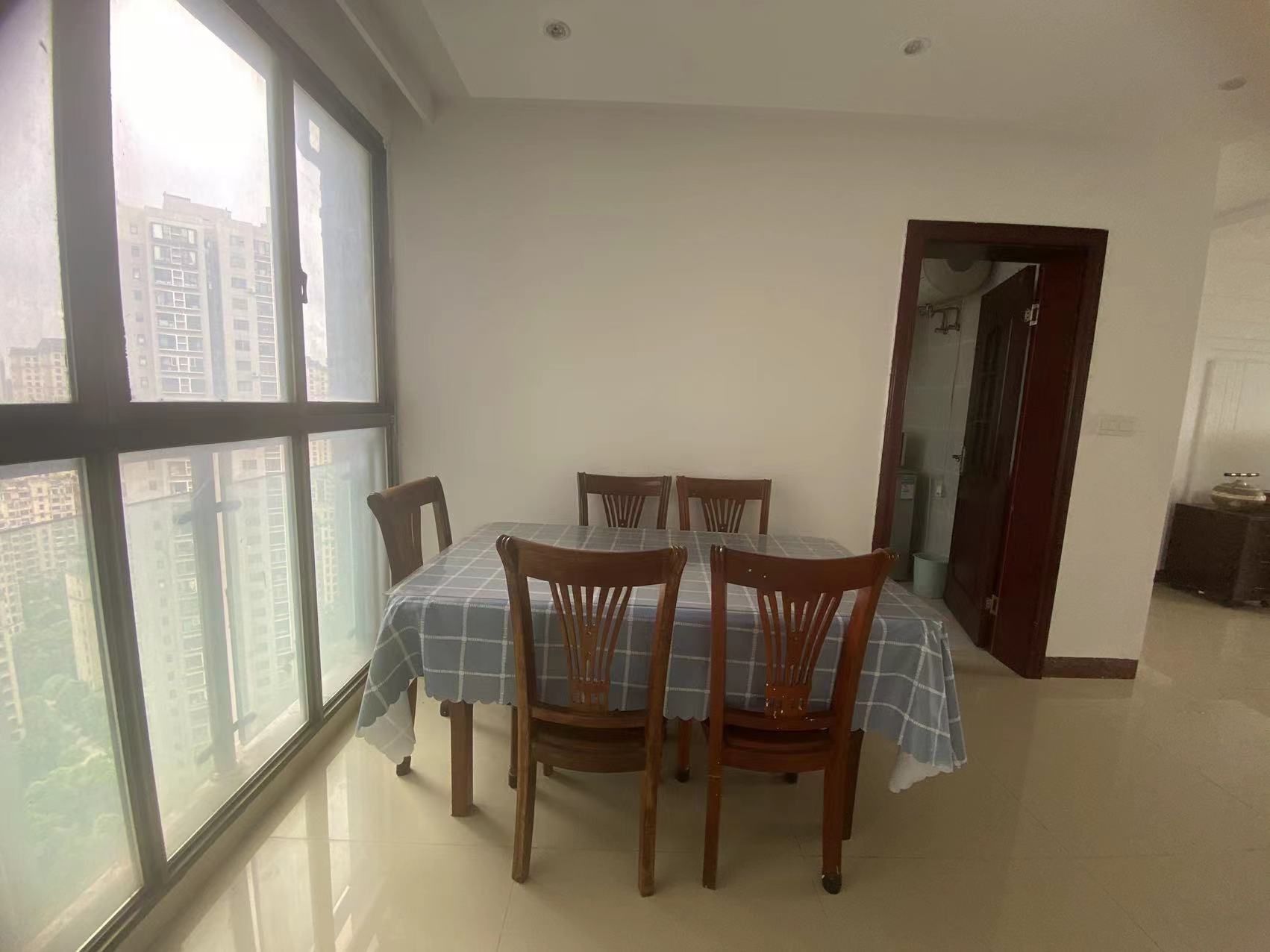 远大生态风景  3室2厅1卫   2500.00元/月室内图