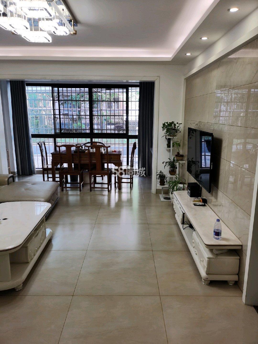 阳光美居  6室2厅1卫   3600.00元/月室内图