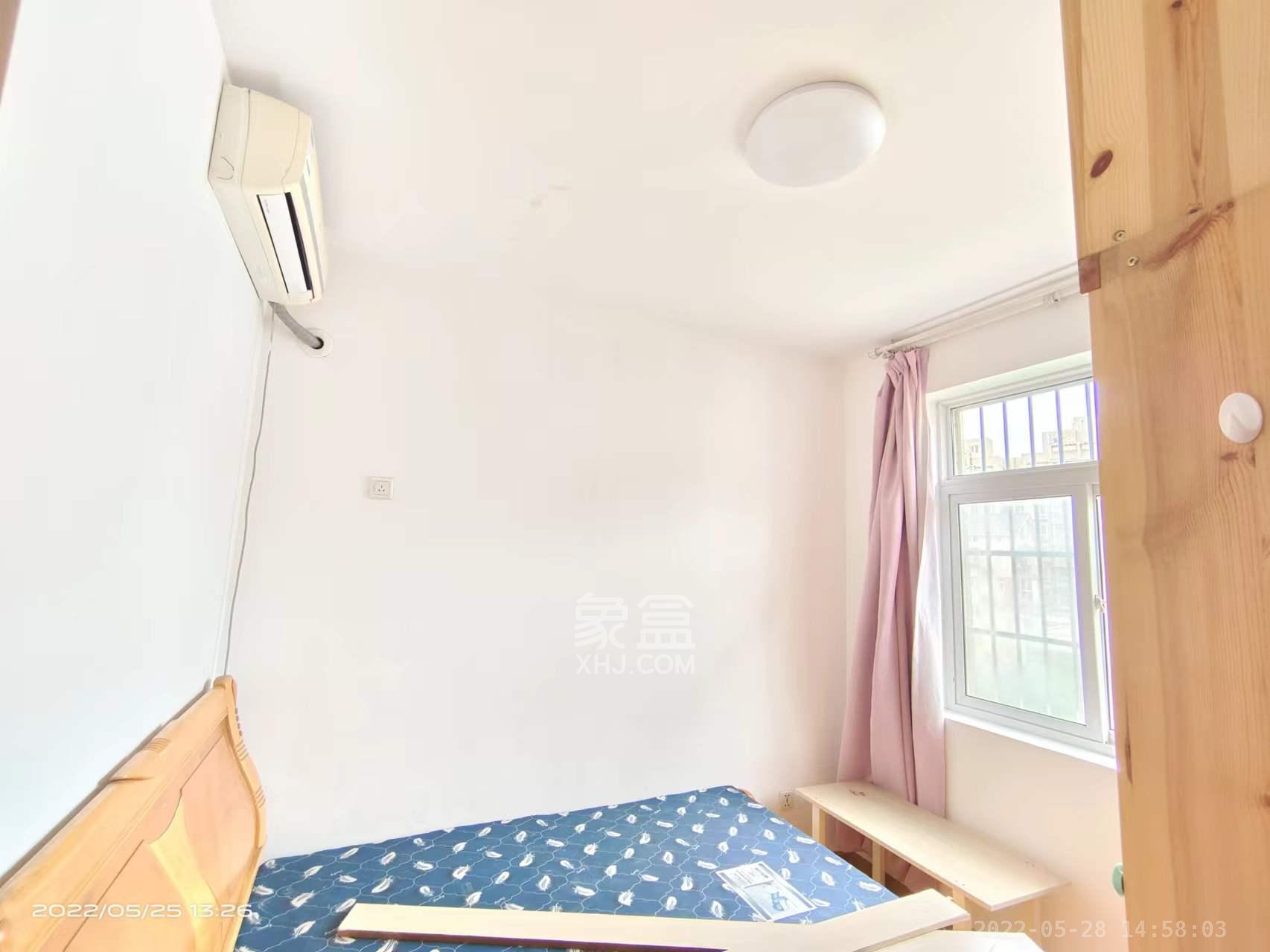 鄱阳小区  5室2厅2卫   2200.00元/月室内图1