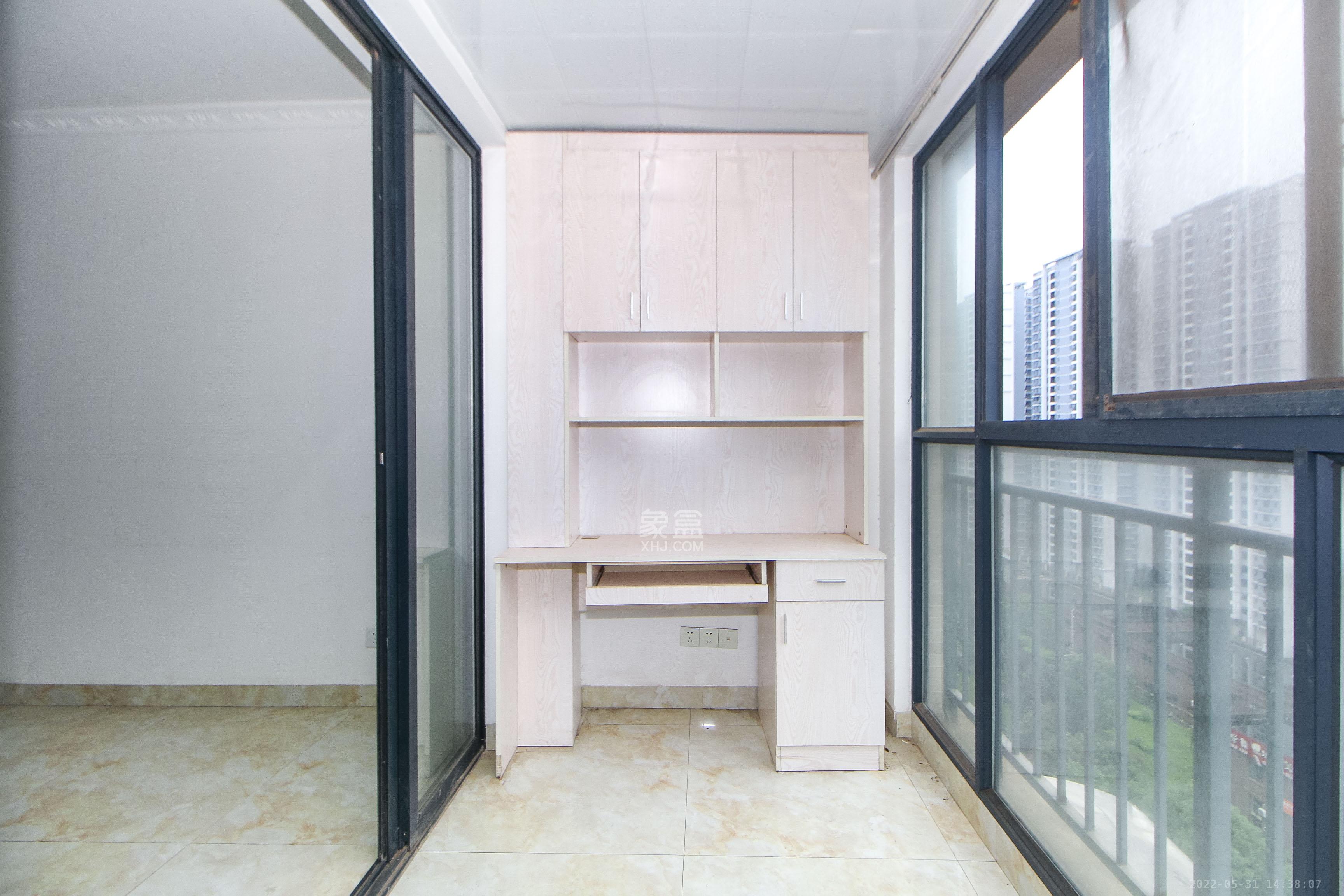 中建麓山和苑  2室2厅1卫   97.00万阳台