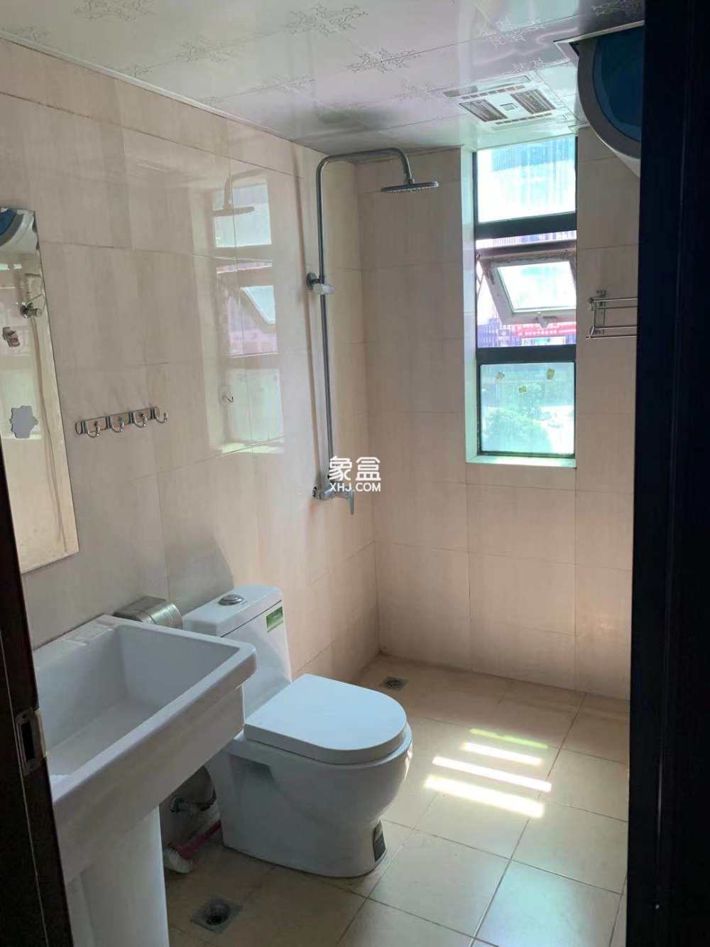 中天会展城A区  2室2厅1卫   2600.00元/月室内图