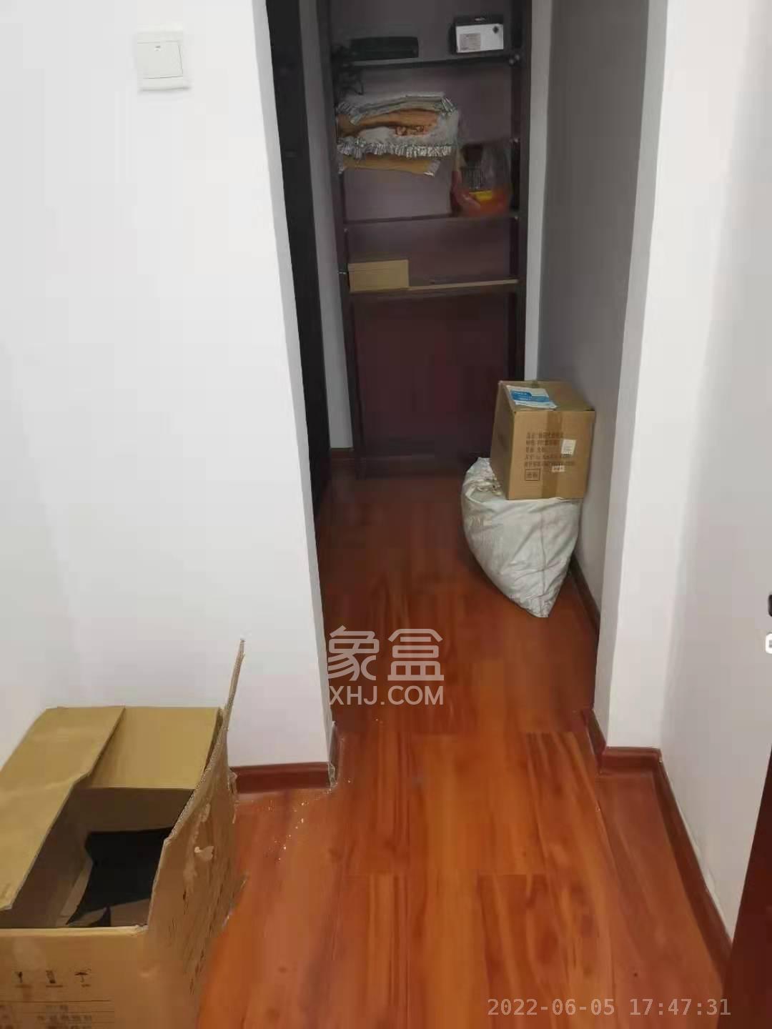 南国新城  6室2厅2卫   4500.00元/月室内图1