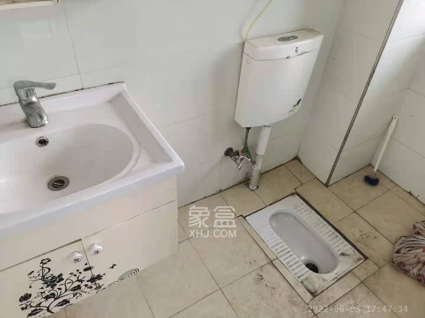 南国新城  6室2厅2卫   4500.00元/月室内图