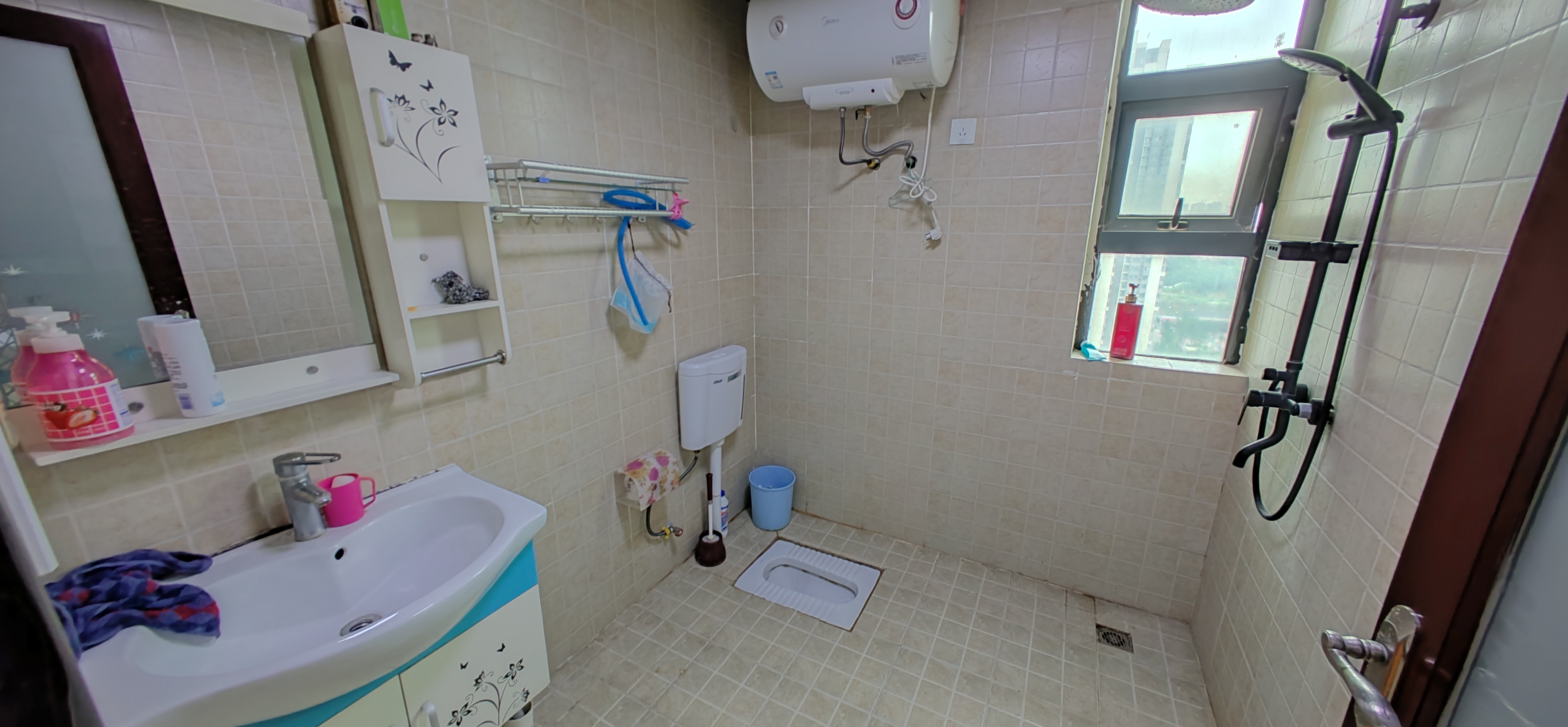 中天会展城B区  2室2厅1卫   2500.00元/月室内图