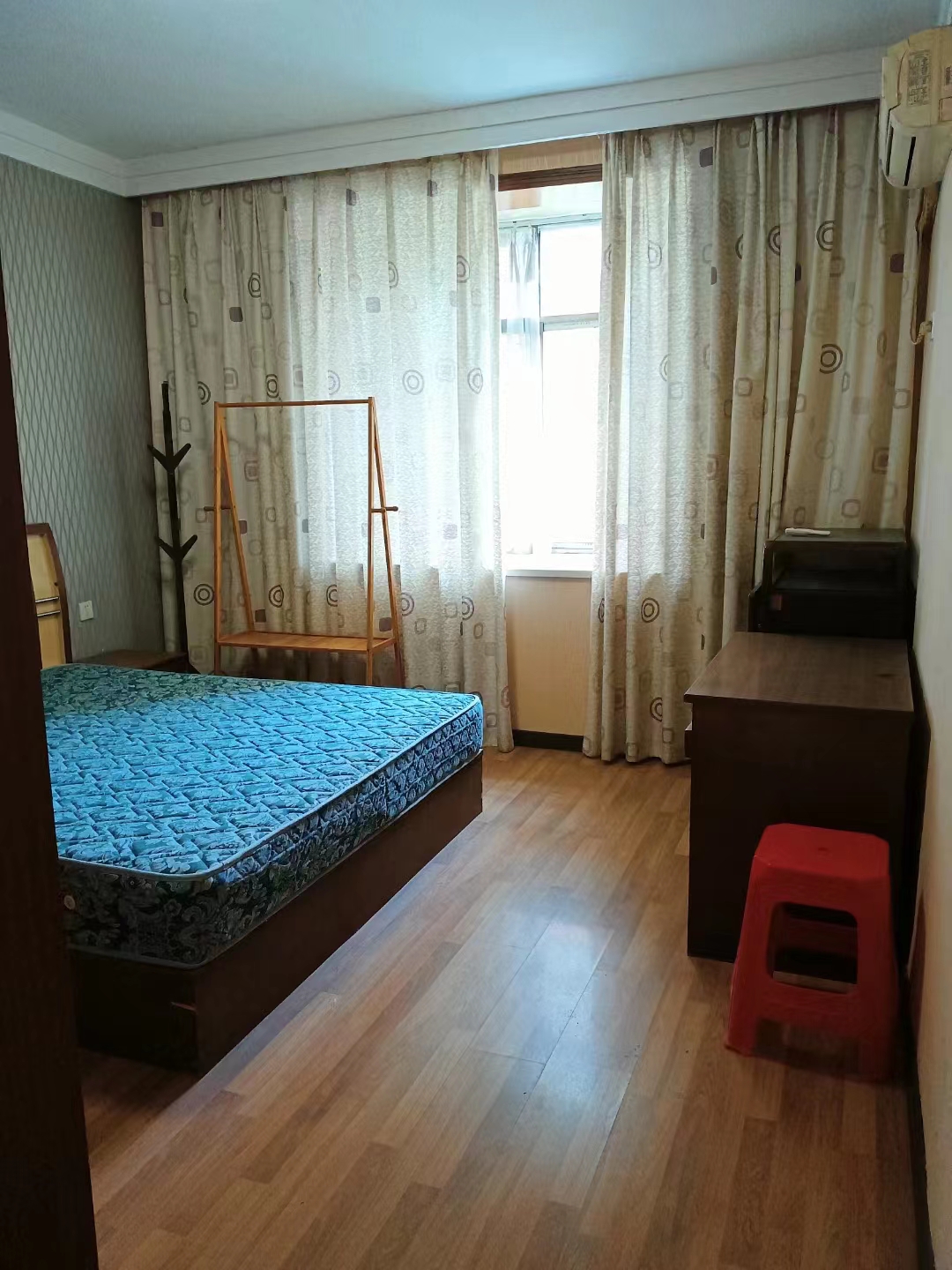 宏泰阳光家园  3室2厅2卫   1200.00元/月室内图1