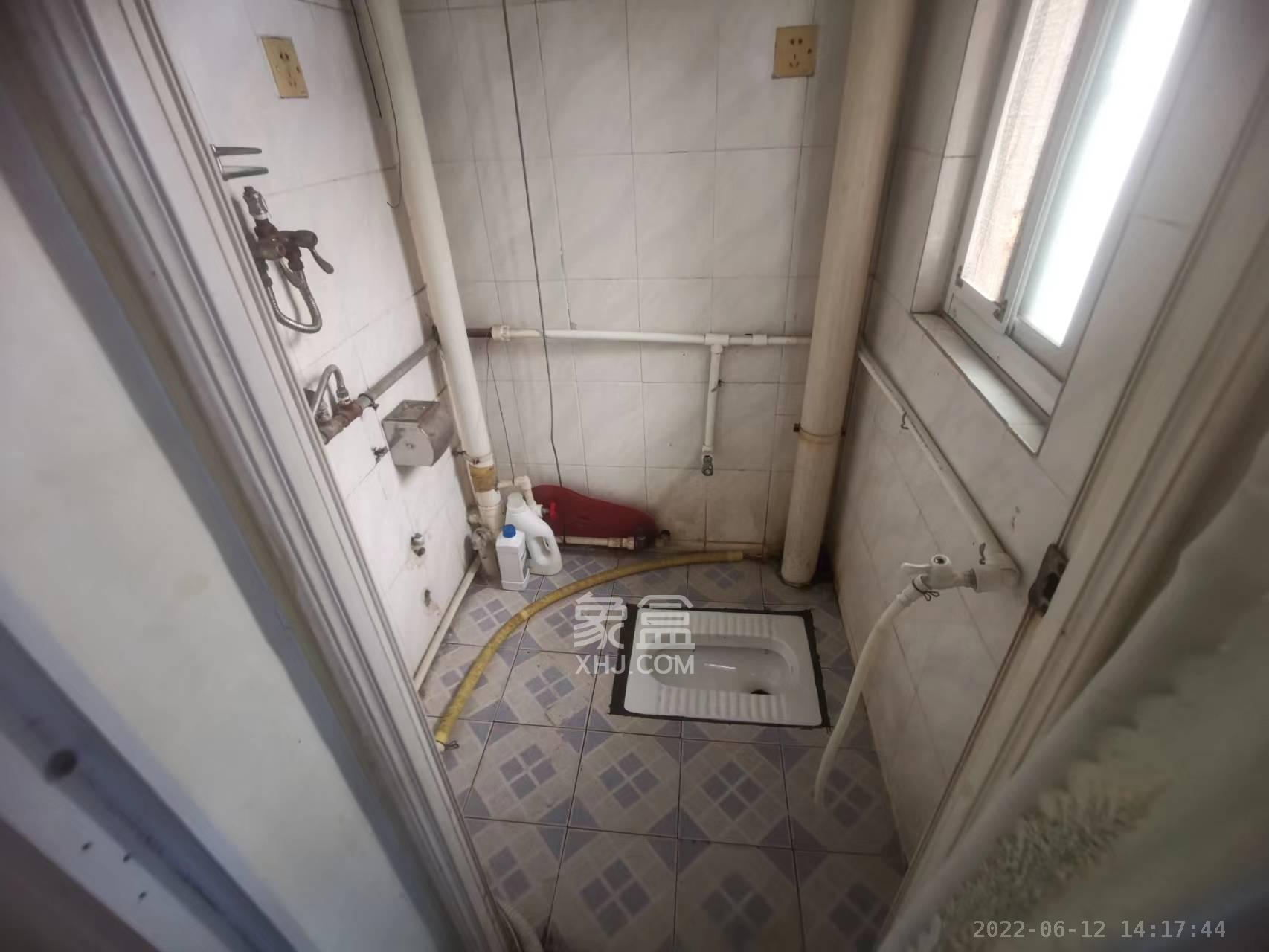 天心友园 3室1厅2卫 2600.0元/月 天心友园 3室1厅2卫 2600.0元/月室内图